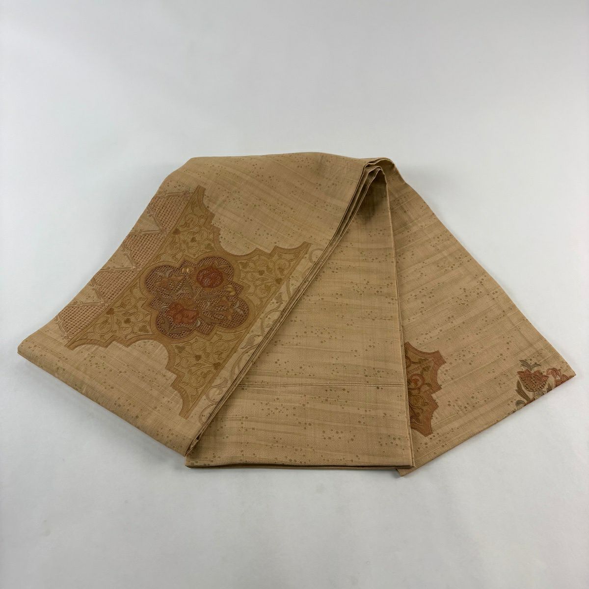 【美品】 袋帶 秀品級 紬織織 草花紋紋 唐草紋刺繡 薄茶 金銀彩 正蠶絲