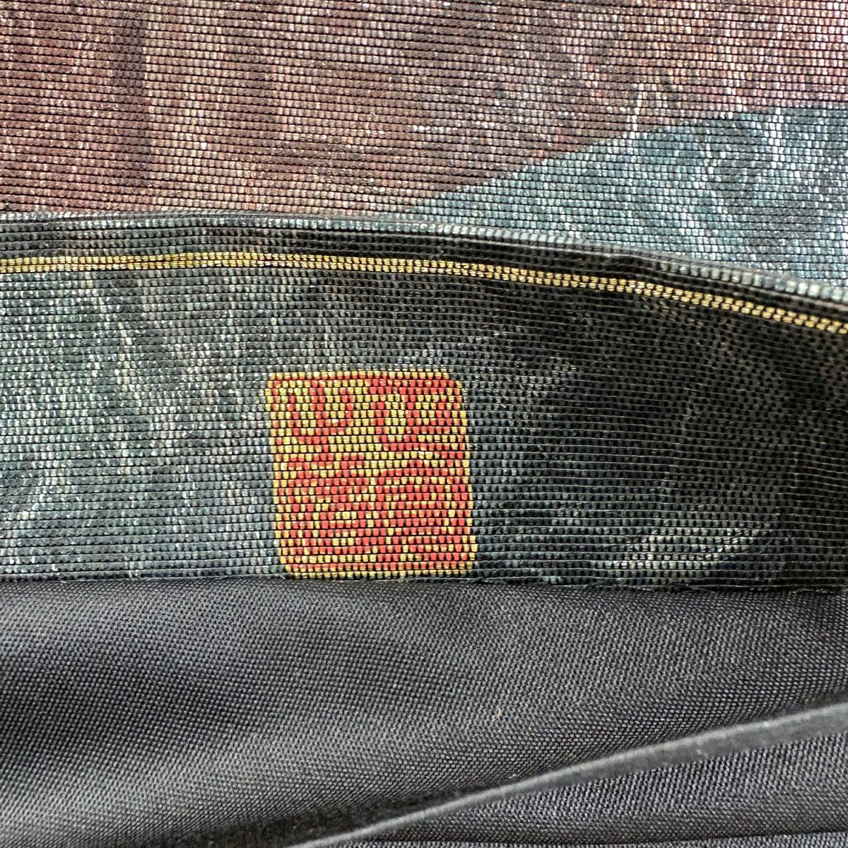 【美品】 袋帶 秀品級 落款あり 幾何學 螺鈿金金箔 黑灰 お太鼓柄 純蠶絲