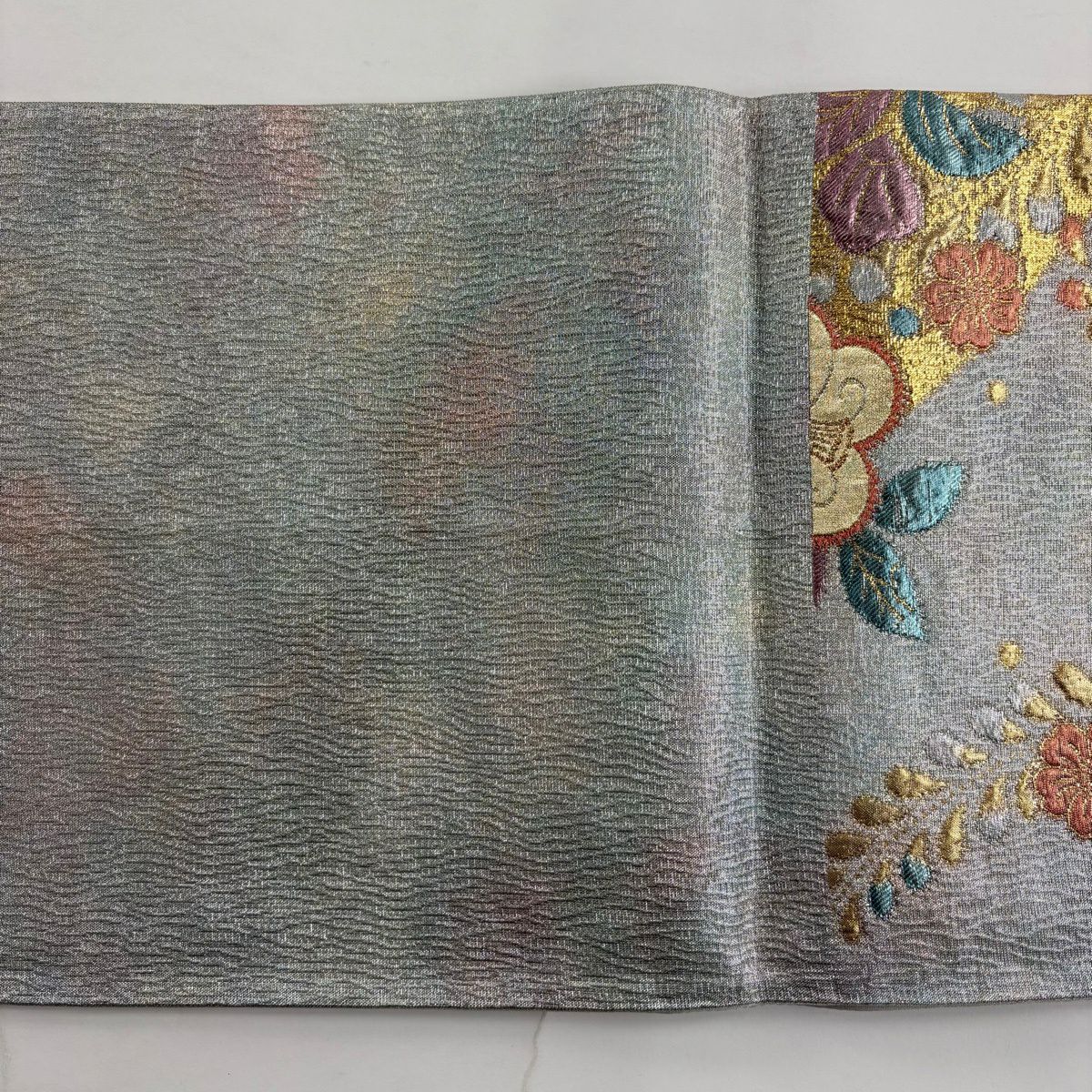 【美品】 袋帶 秀品級 振袖禮服禮服用 辻花染圖案 椿 金金箔 金絲 灰色 六通 純蠶絲
