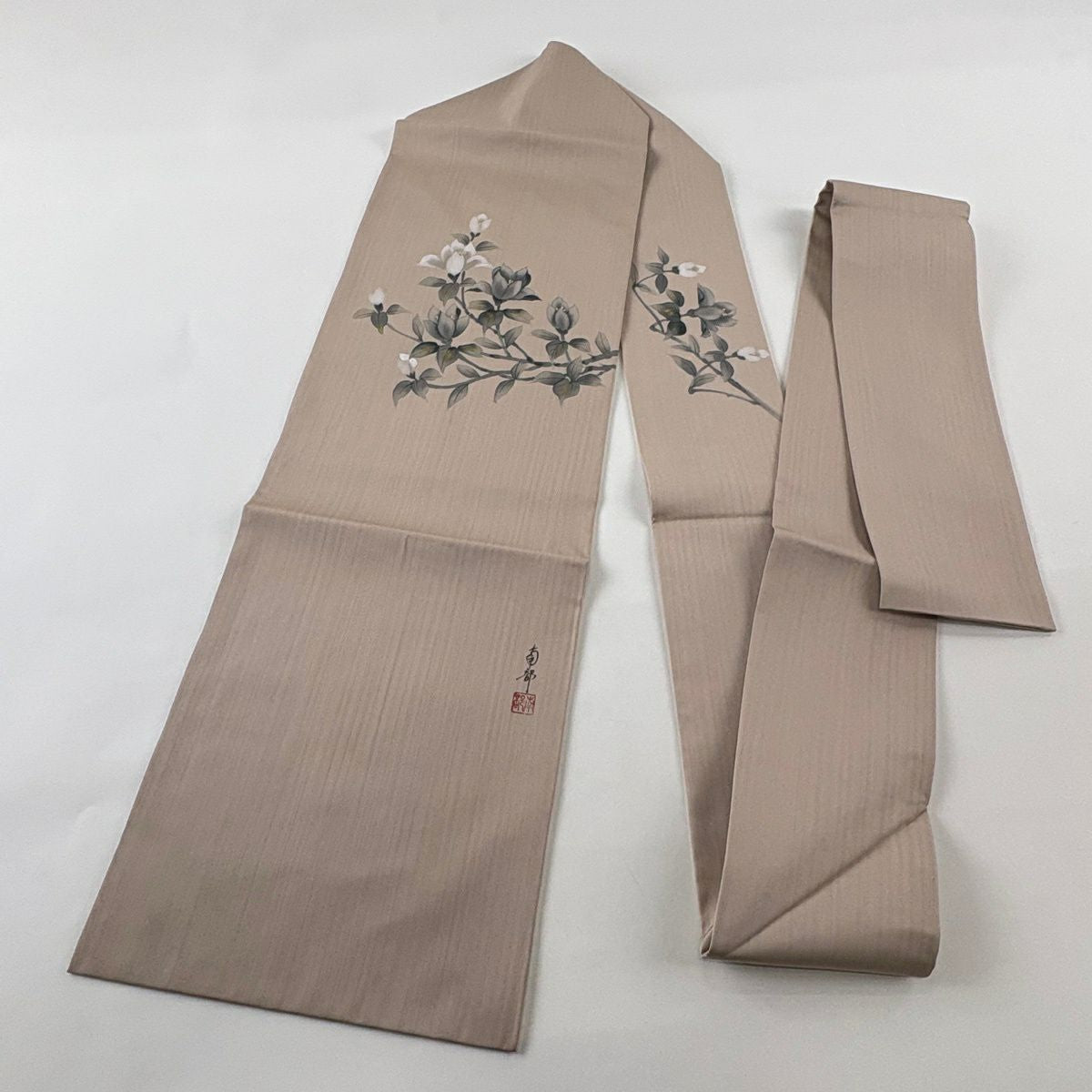 【美品】 名古屋帶 秀品級 附有落款 枝花 金彩裝飾 薄小豆 純蠶絲