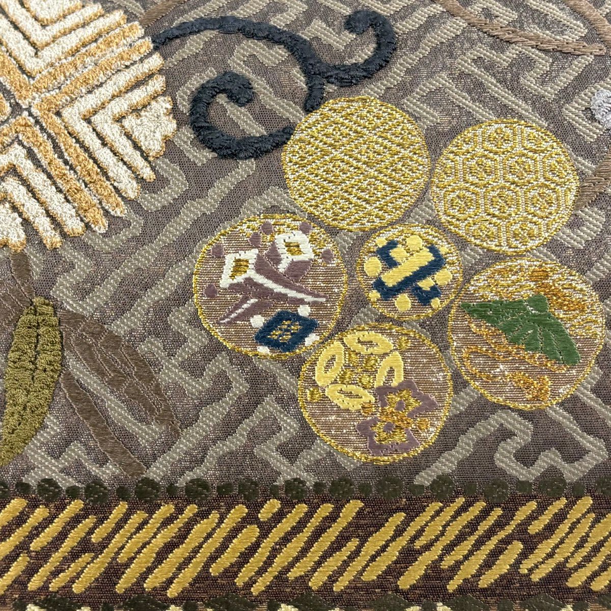 【美品】 袋帶 逸品級 笹蔓紋樣 桐 金金箔 金線 茶紫 六通 純蠶絲