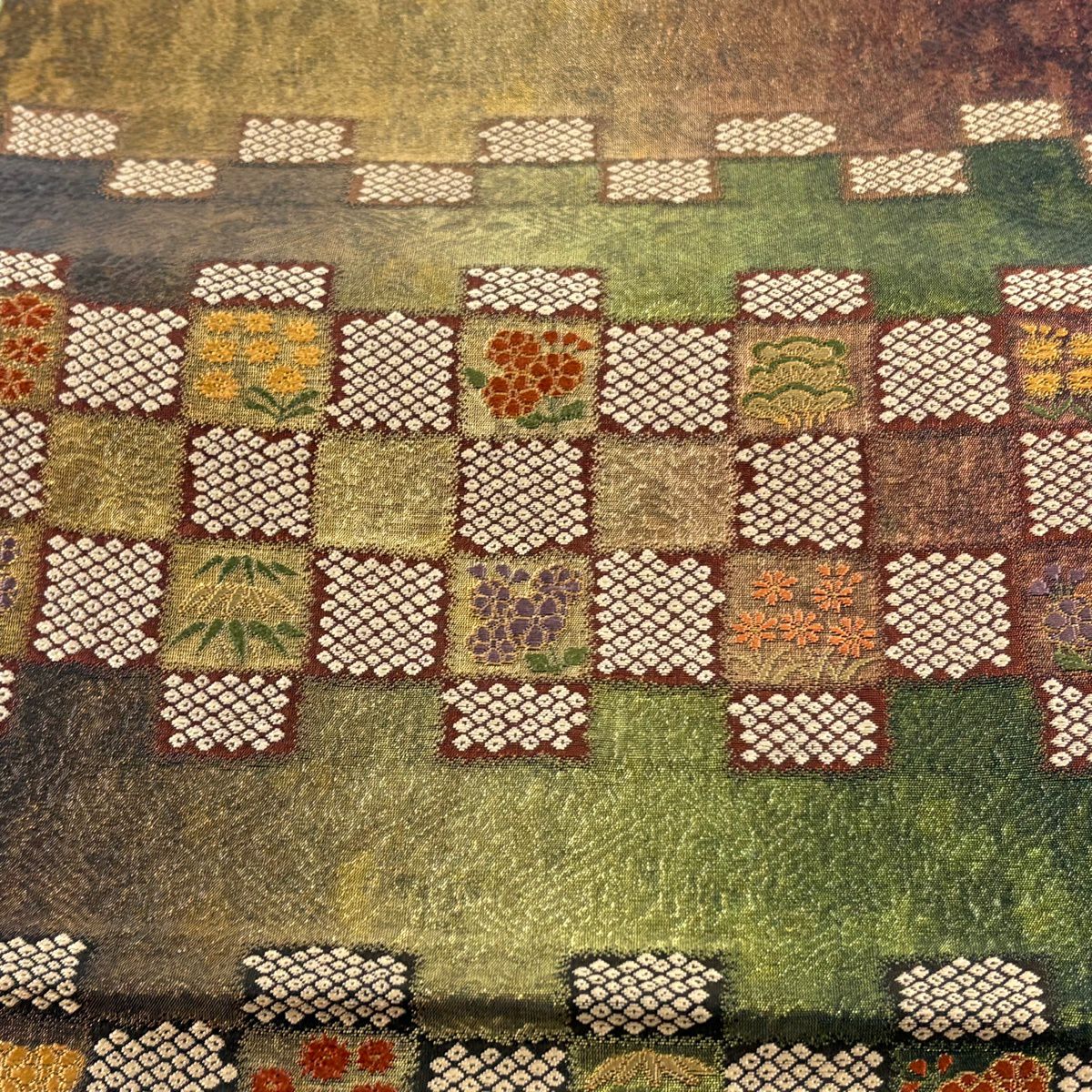 【美品】 袋帶 逸品級 渡文 落款あり 用美錦 松樹竹子梅花 草花紋紋 金金箔 金糸 焦茶 六通 純蠶絲