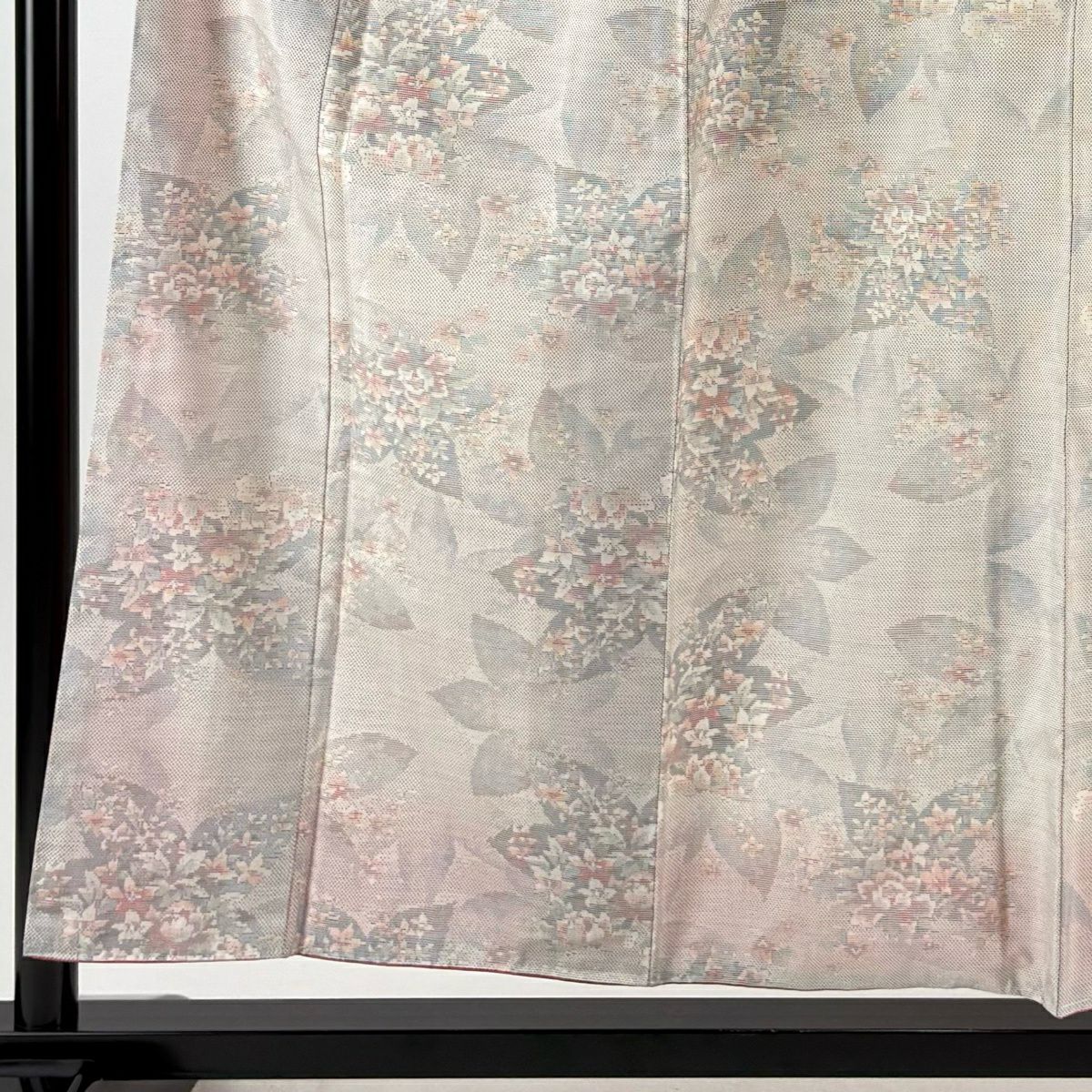 【美品】 大島紬織 身長156cm 袖長65.5cm M 雙層 名匠たかし 證書附帶 草花紋紋 灰白 純蠶絲 逸品級