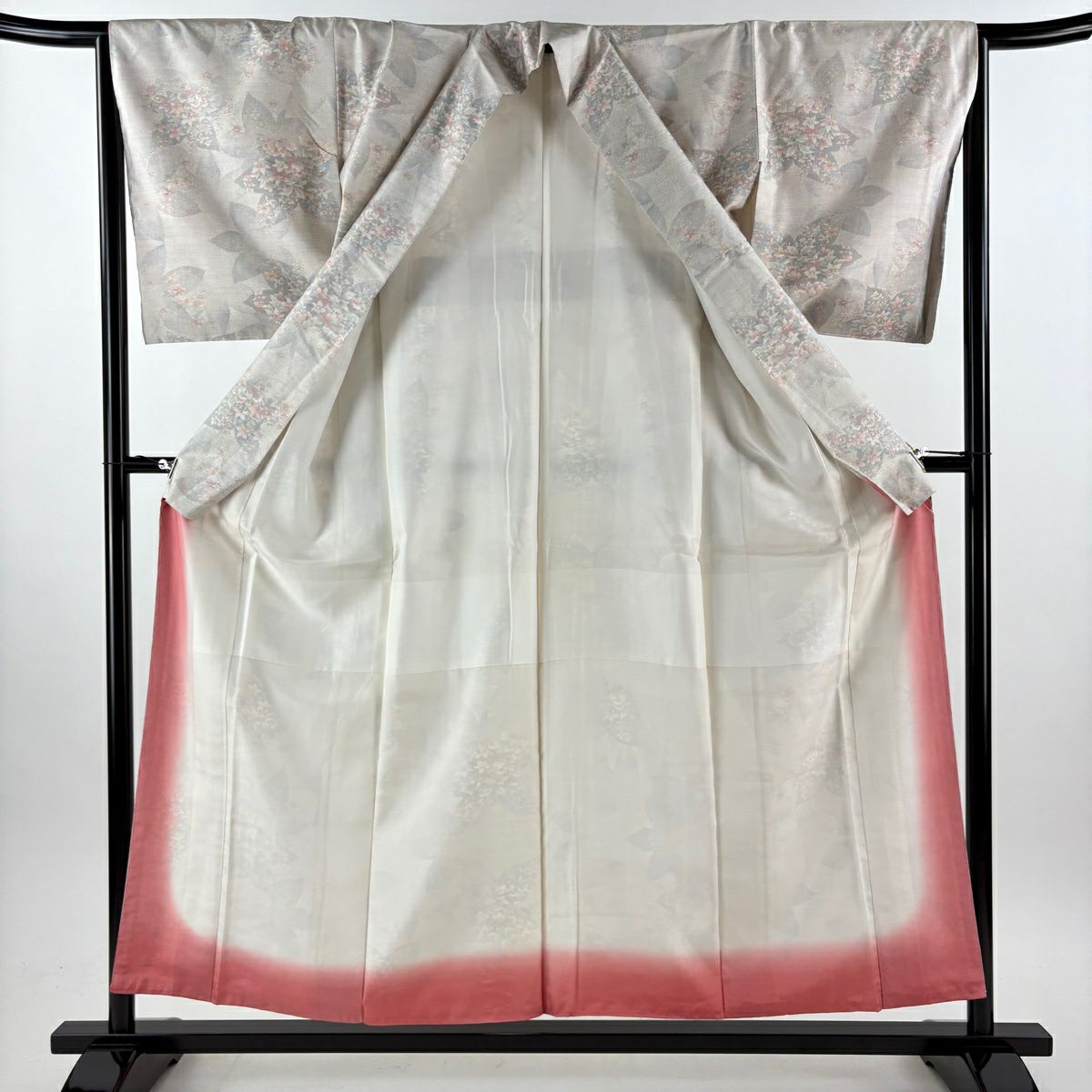 【美品】 大島紬織 身長156cm 袖長65.5cm M 雙層 名匠たかし 證書附帶 草花紋紋 灰白 純蠶絲 逸品級