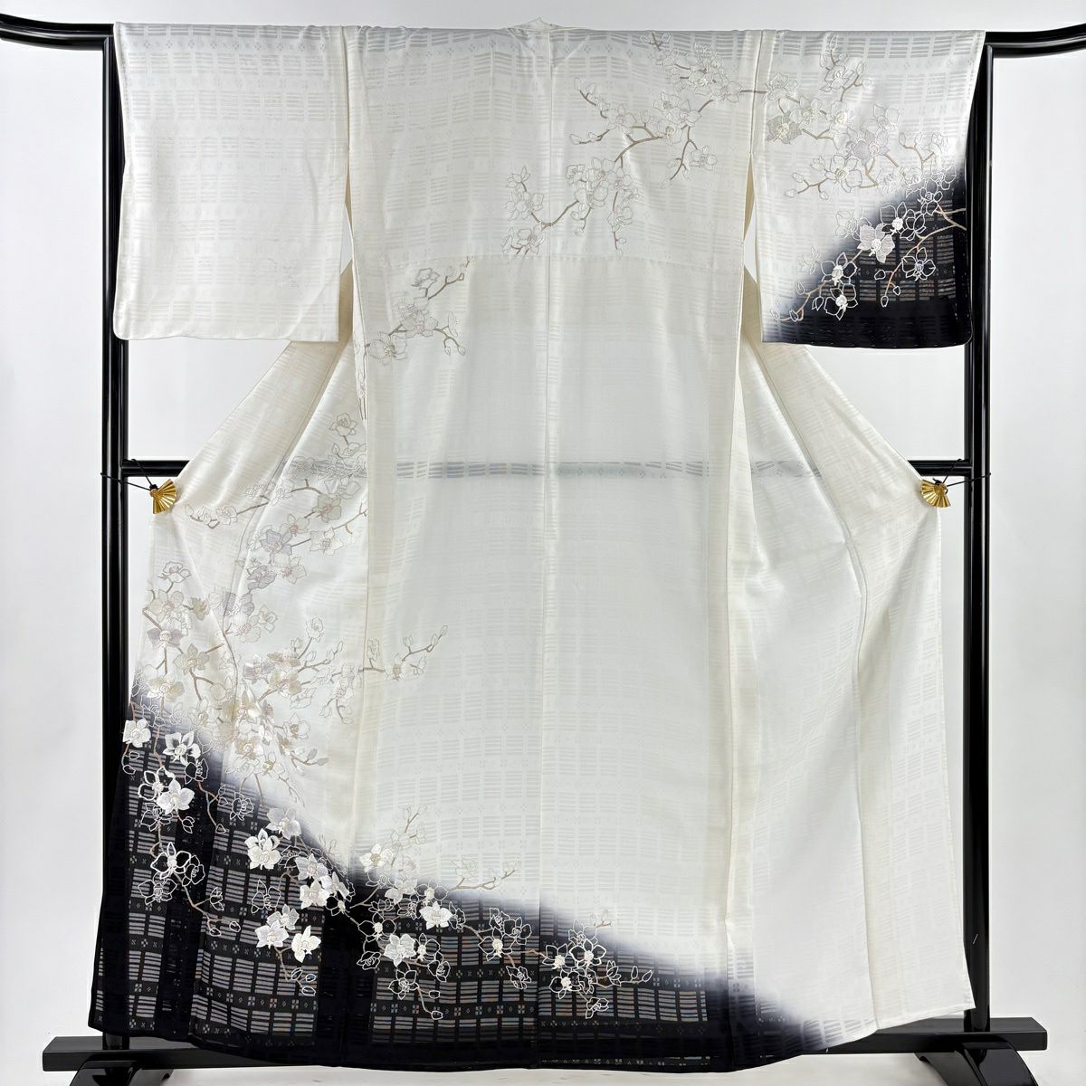 【美品】訪問服 身長160.5cm 袖長66cm M 薄物 枝花刺繡 染分 乳白色 純蠶絲 逸品級