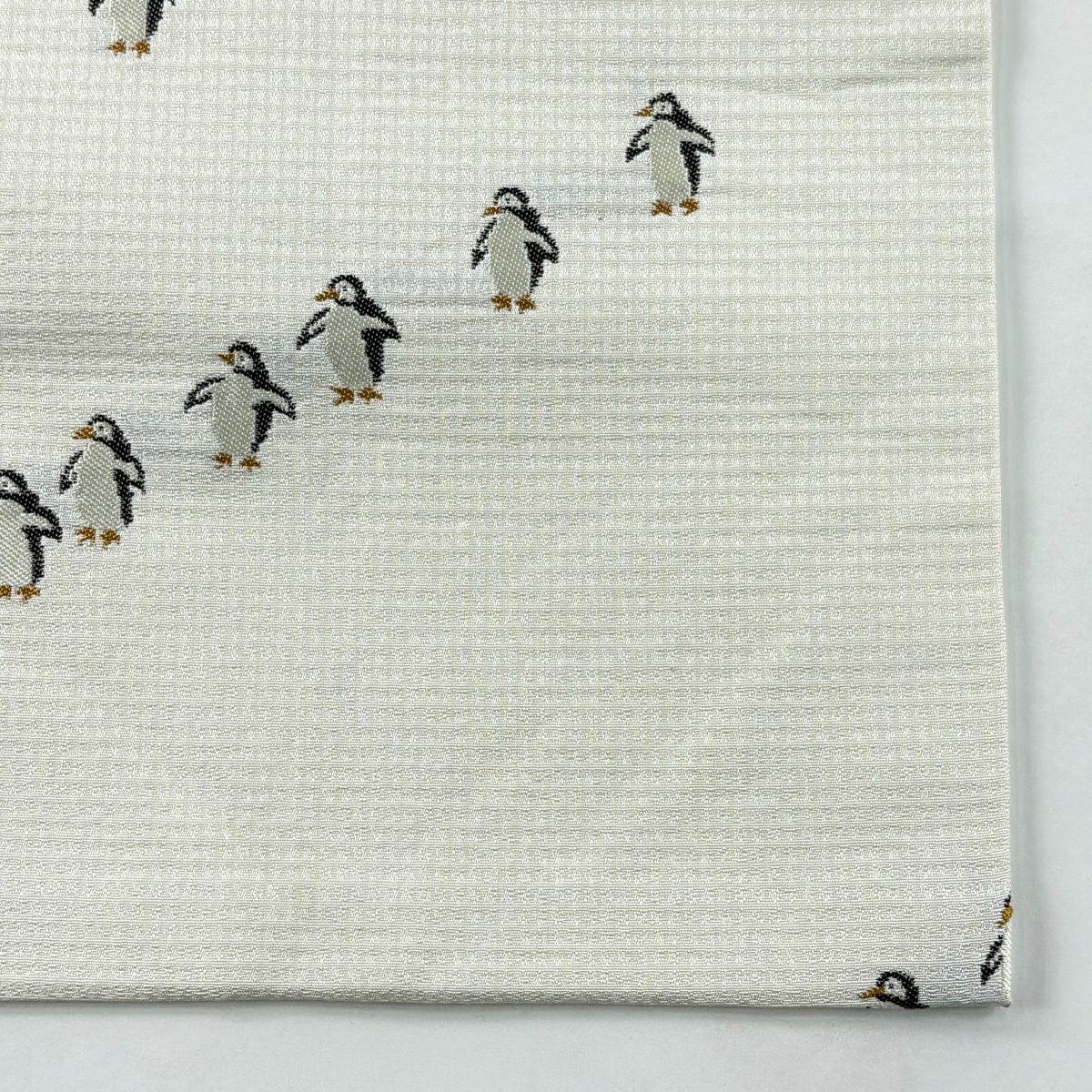 【美品】名古屋帶 逸品級 企鵝刺繡 白色 純蠶絲