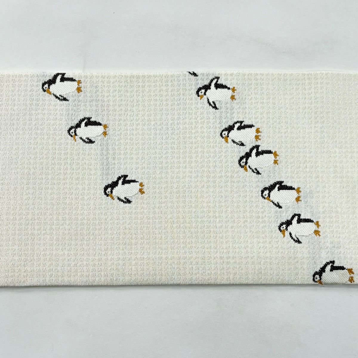 【美品】名古屋帶 逸品級 企鵝刺繡 白色 純蠶絲