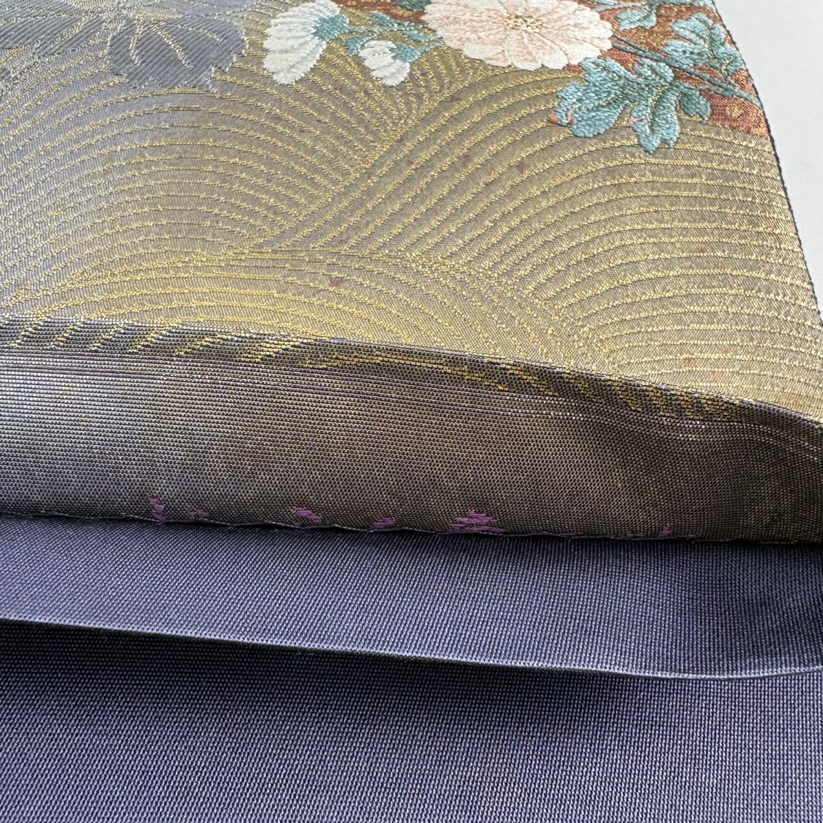 袋帶 逸品級 じゅらく 落款あり じゅらく帝王紫 菊花 仙鶴 金糸 金金箔 金茶 お太鼓柄 純蠶絲