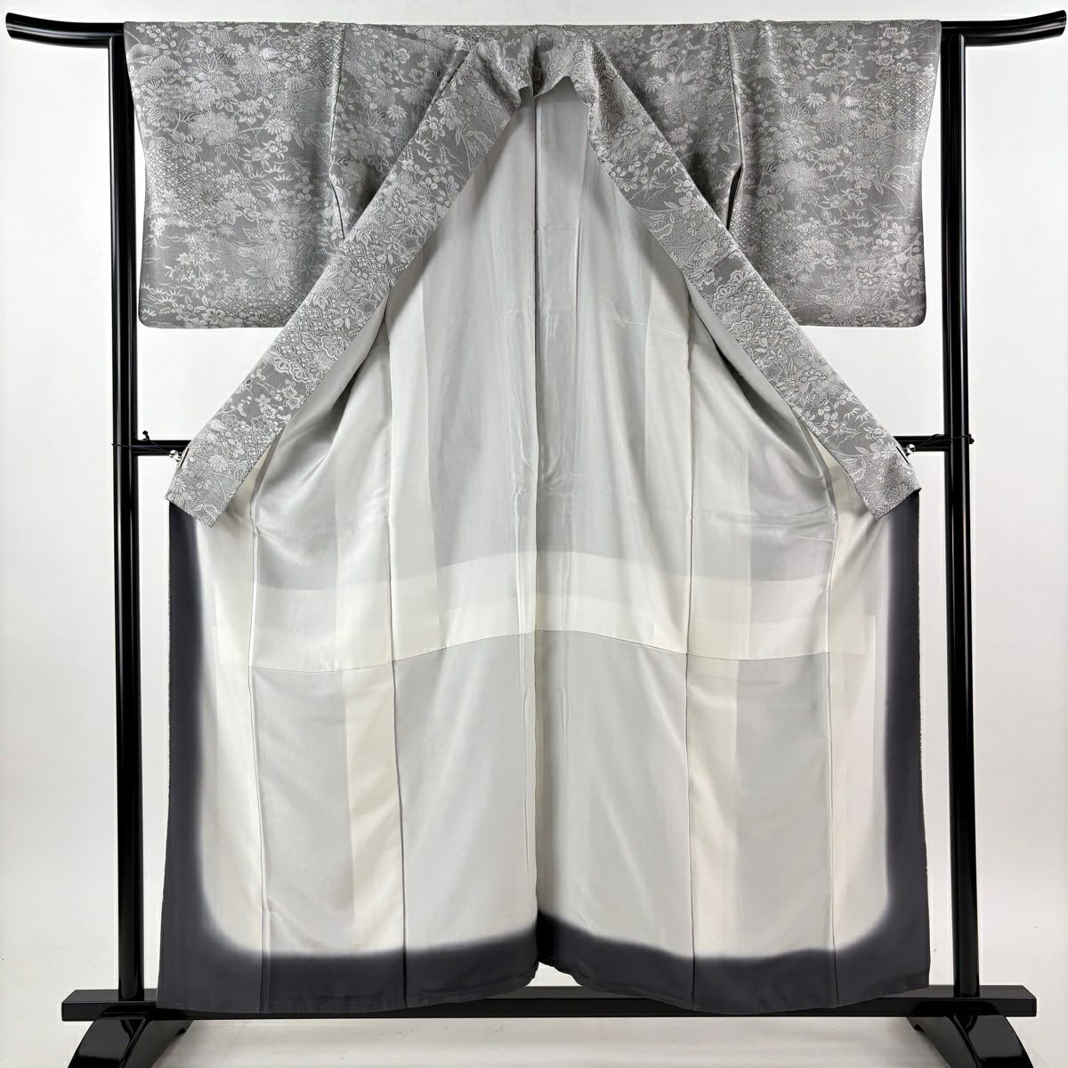 【美品】 小紋 身長157.5cm 袖長64cm M 雙層 山岡古都 墨染 牡丹 草花紋紋意匠 灰色 純蠶絲 逸品級