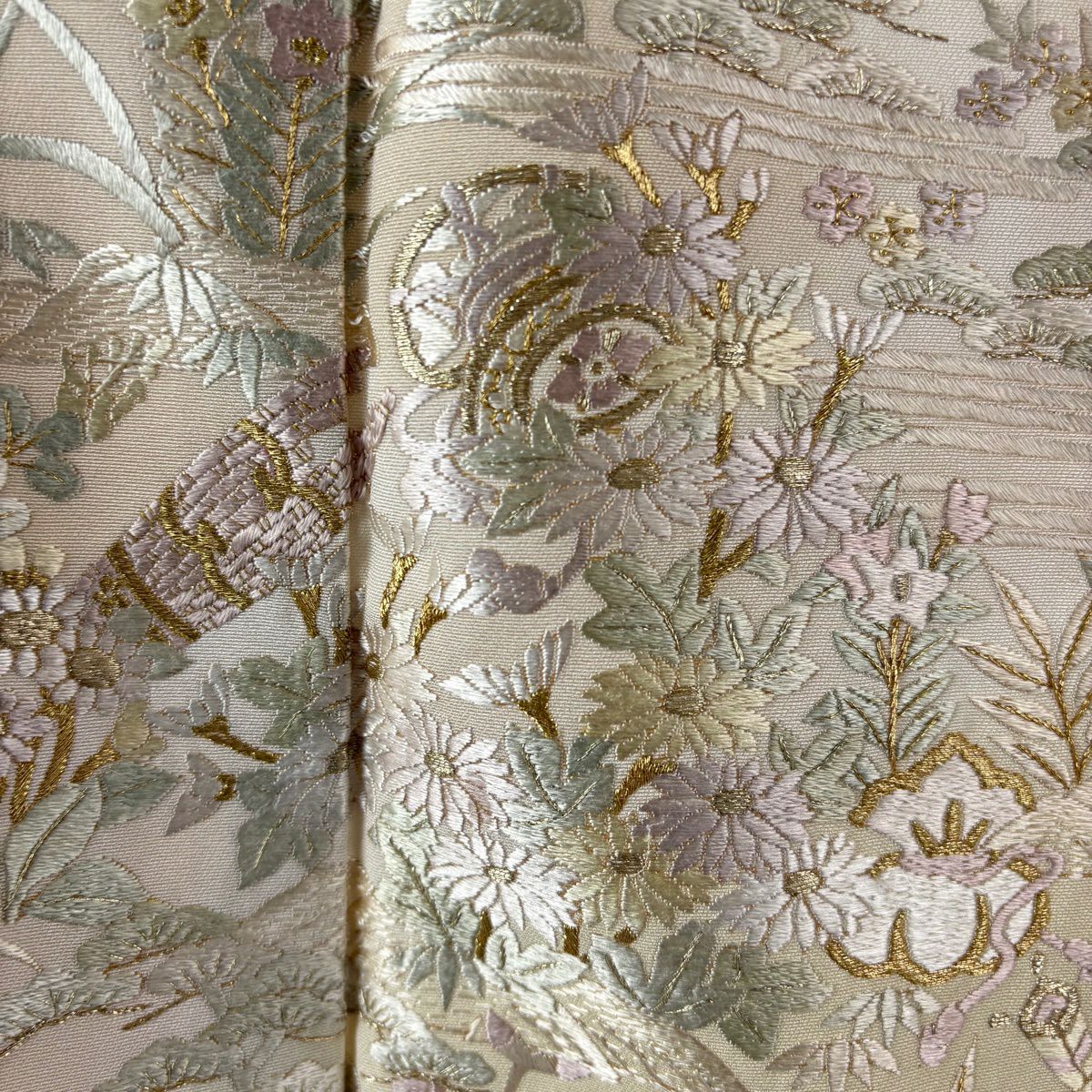 【美品】訪問服 身長165cm 袖長67cm M 雙層 松樹竹子梅花 和樂器 金糸刺繡 粉米色 純蠶絲 逸品級