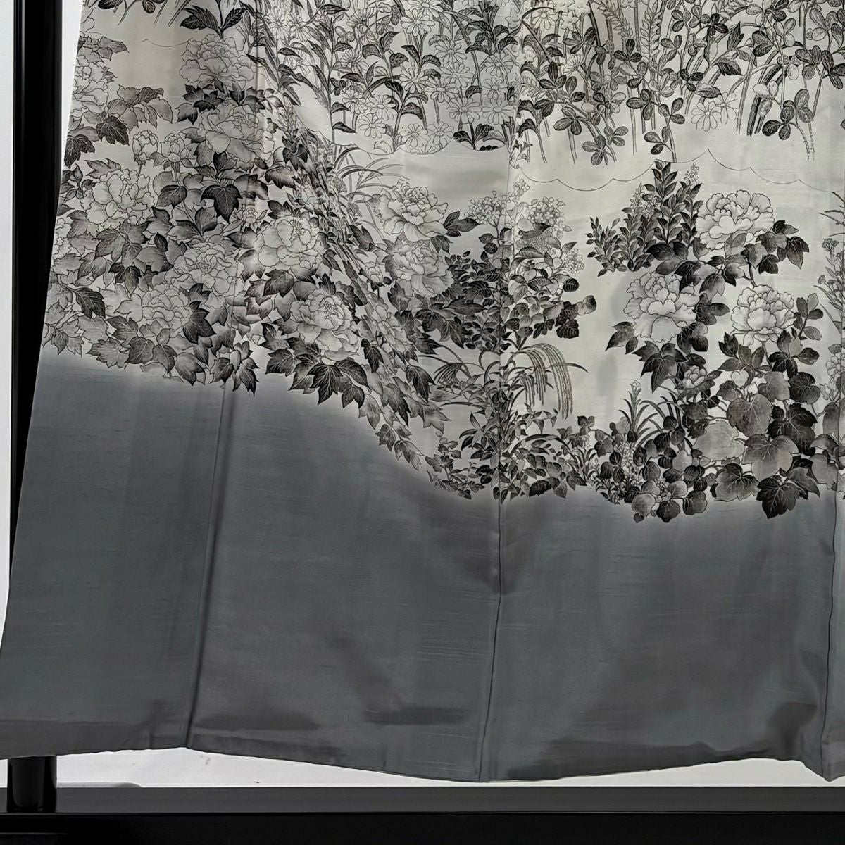 訪問服 身長153.5cm 袖長66cm M 雙層 山岡古都 落款あり 證書あり 草花紋紋 牡丹 灰白 純蠶絲 逸品級