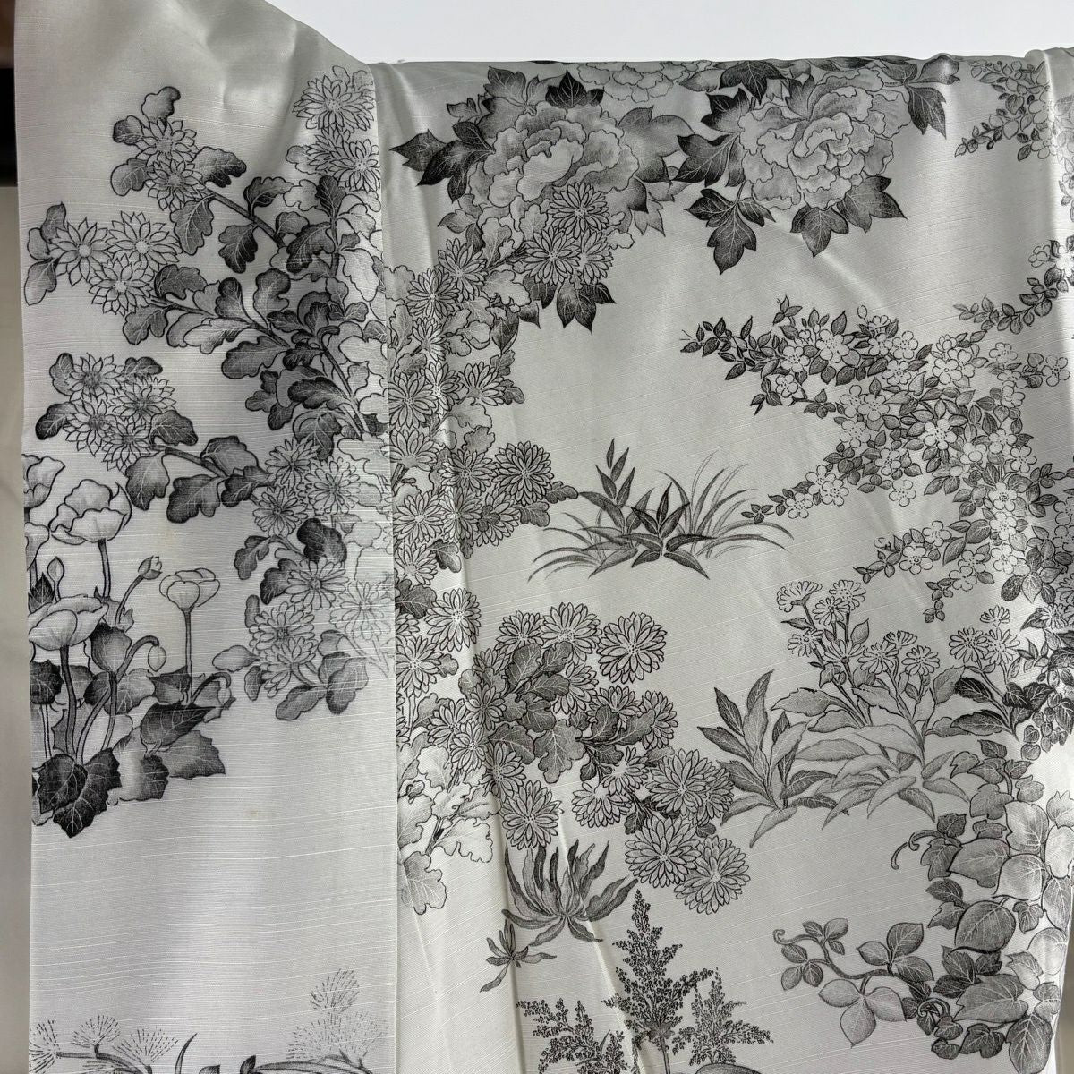 訪問服 身長153.5cm 袖長66cm M 雙層 山岡古都 落款あり 證書あり 草花紋紋 牡丹 灰白 純蠶絲 逸品級