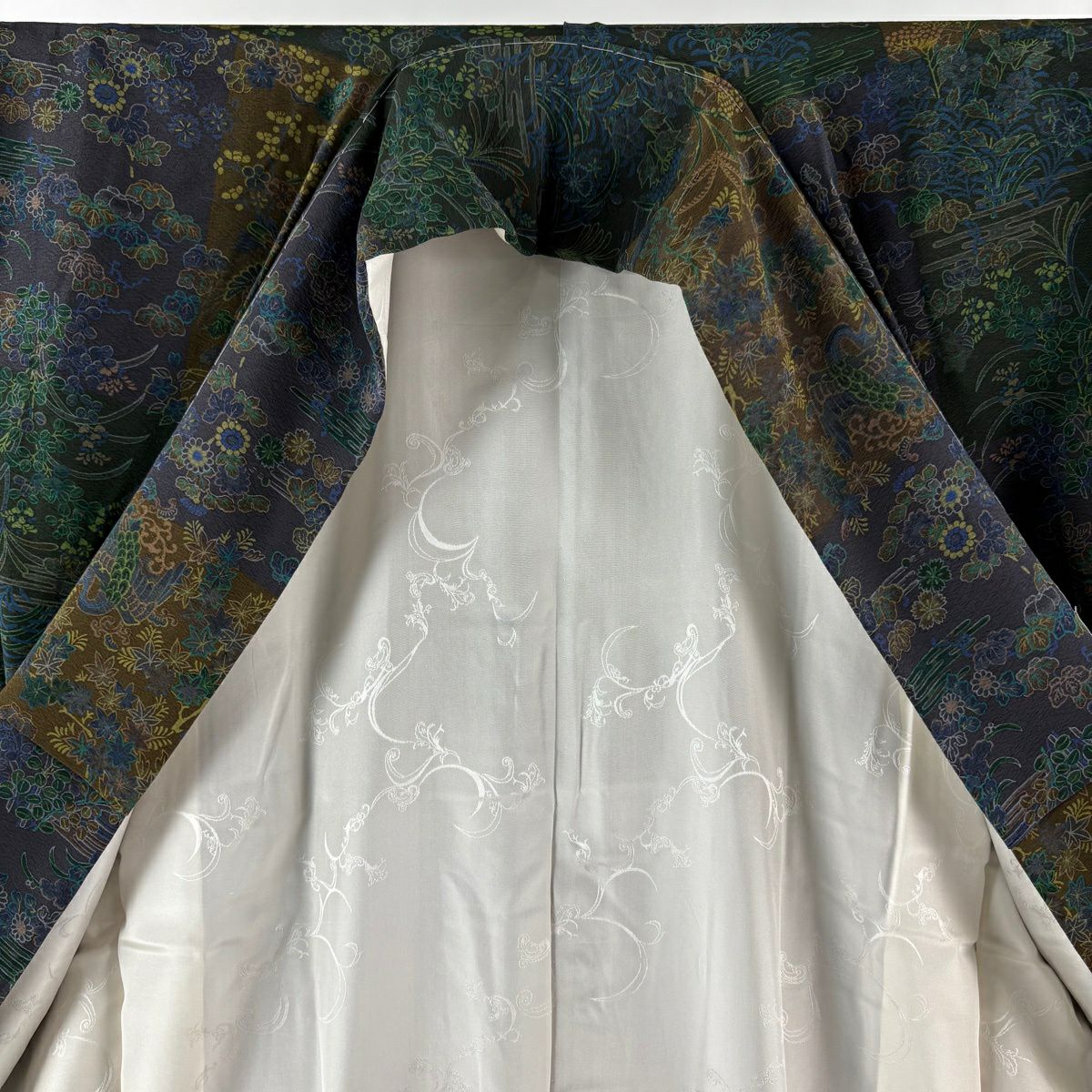 【美品】 小紋 身長157cm 袖長64.5cm M 雙層 前田仁仙 やまと 有落款 草花紋紋 鳳凰 深綠 純蠶絲 逸品級