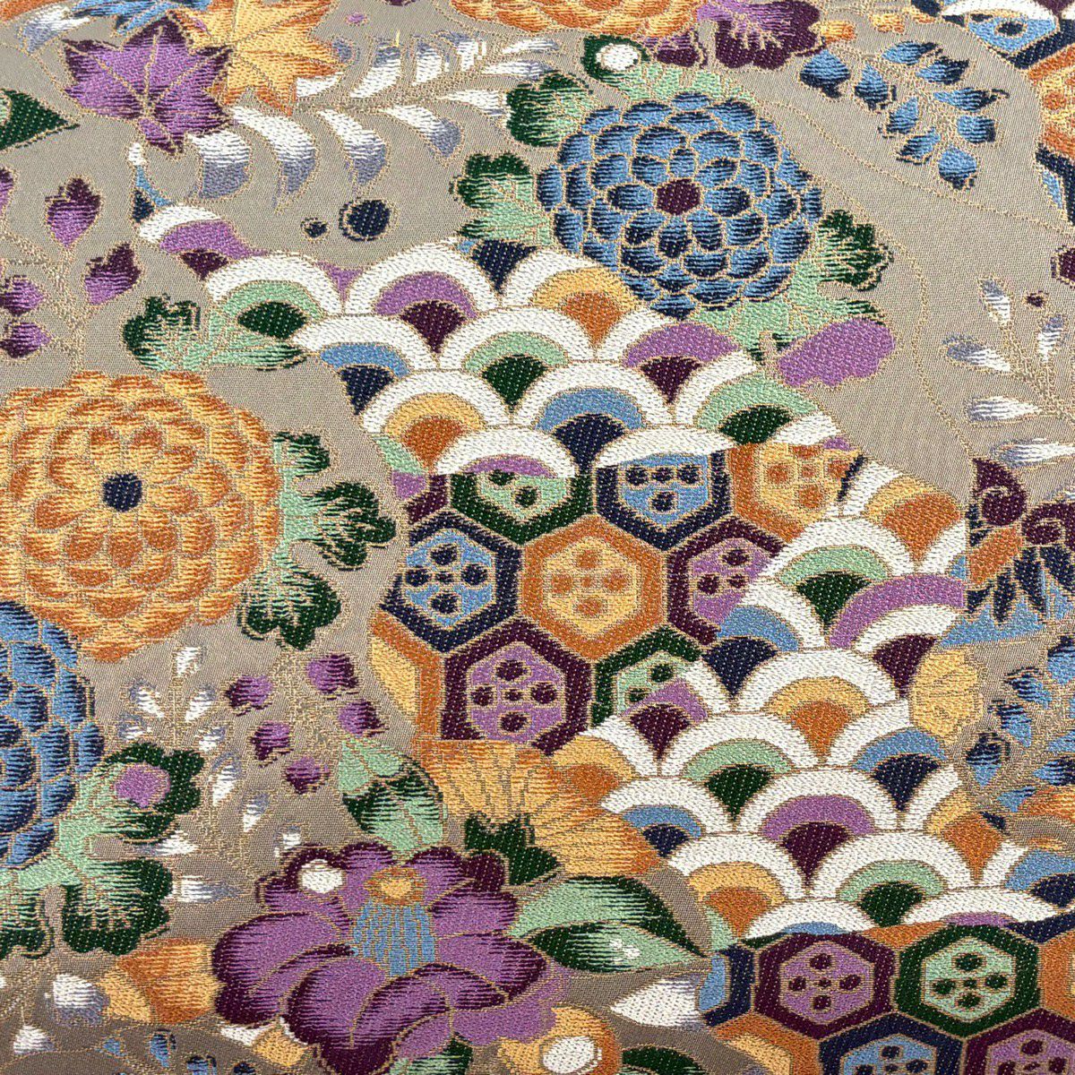 【美品】 袋帶 逸品級 白綾苑大庭 落款あり 証紙あり 菊花 青海波 金金箔 灰 六通 純蠶絲