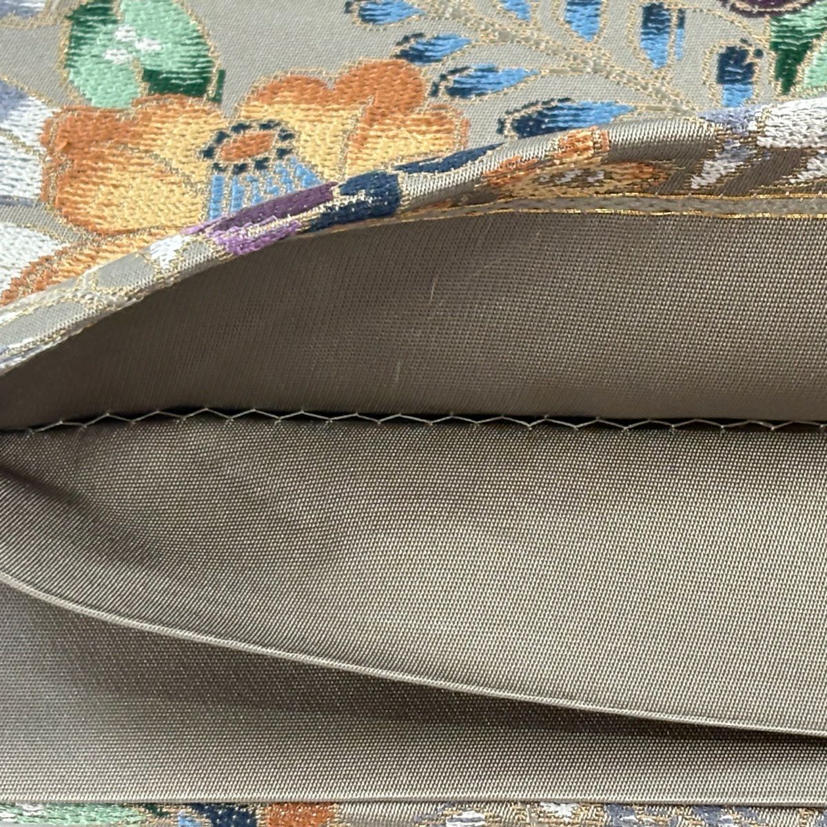 【美品】 袋帶 逸品級 白綾苑大庭 落款あり 証紙あり 菊花 青海波 金金箔 灰 六通 純蠶絲