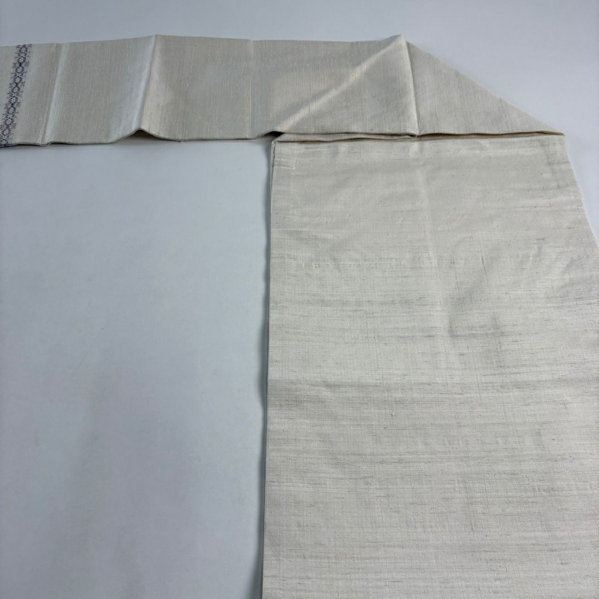 【美品】 名古屋帶 逸品級 紬織織 幾何圖案 條紋 灰白 純蠶絲