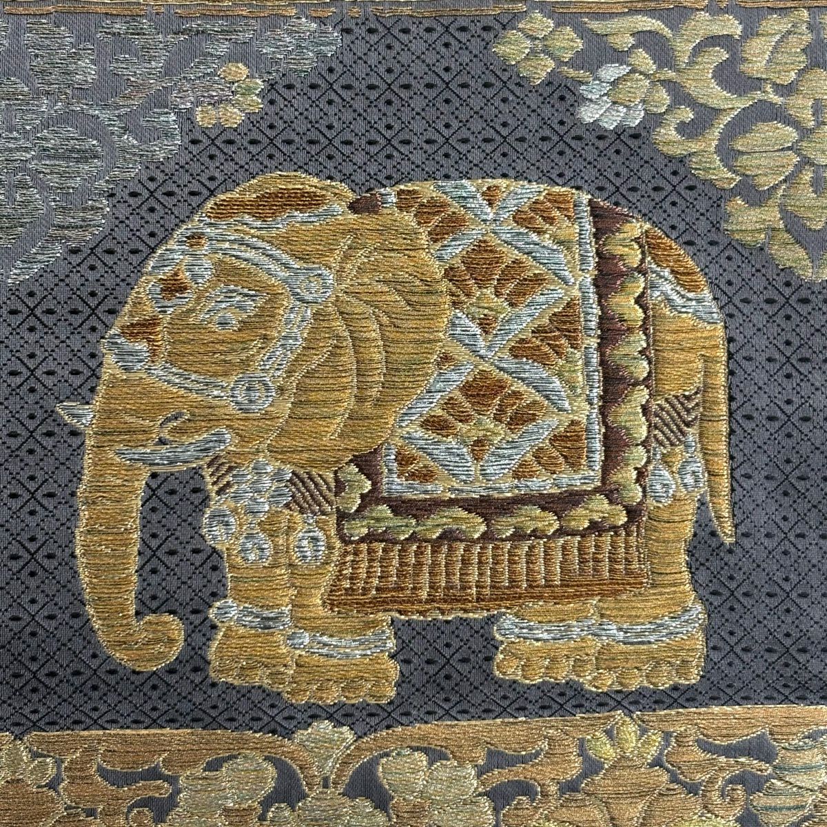 【美品】 袋帶 逸品級 三眠蠶絲 象 七寶紋 金銀彩 灰 深藍柄 純蠶絲