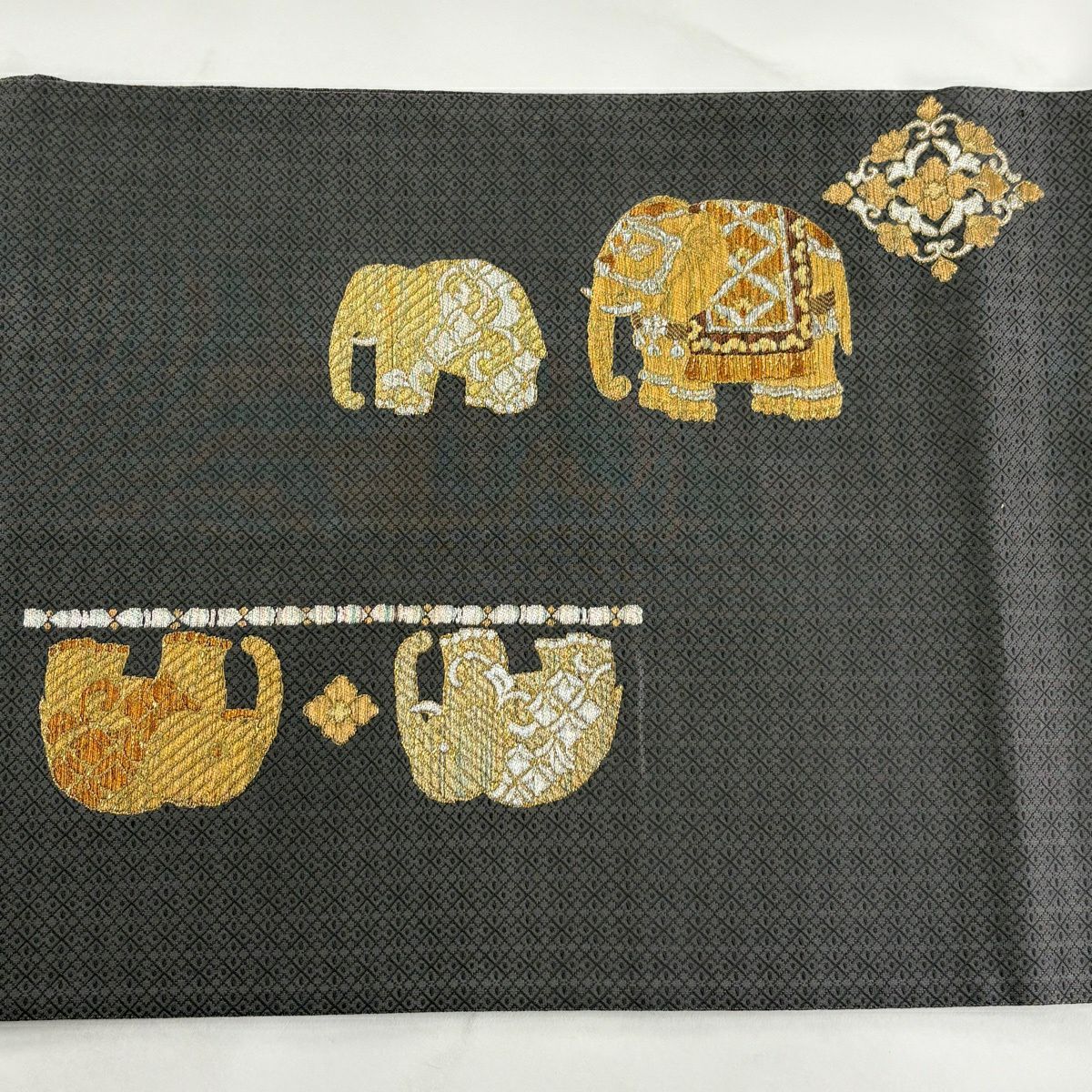【美品】 袋帶 逸品級 三眠蠶絲 象 七寶紋 金銀彩 灰 深藍柄 純蠶絲