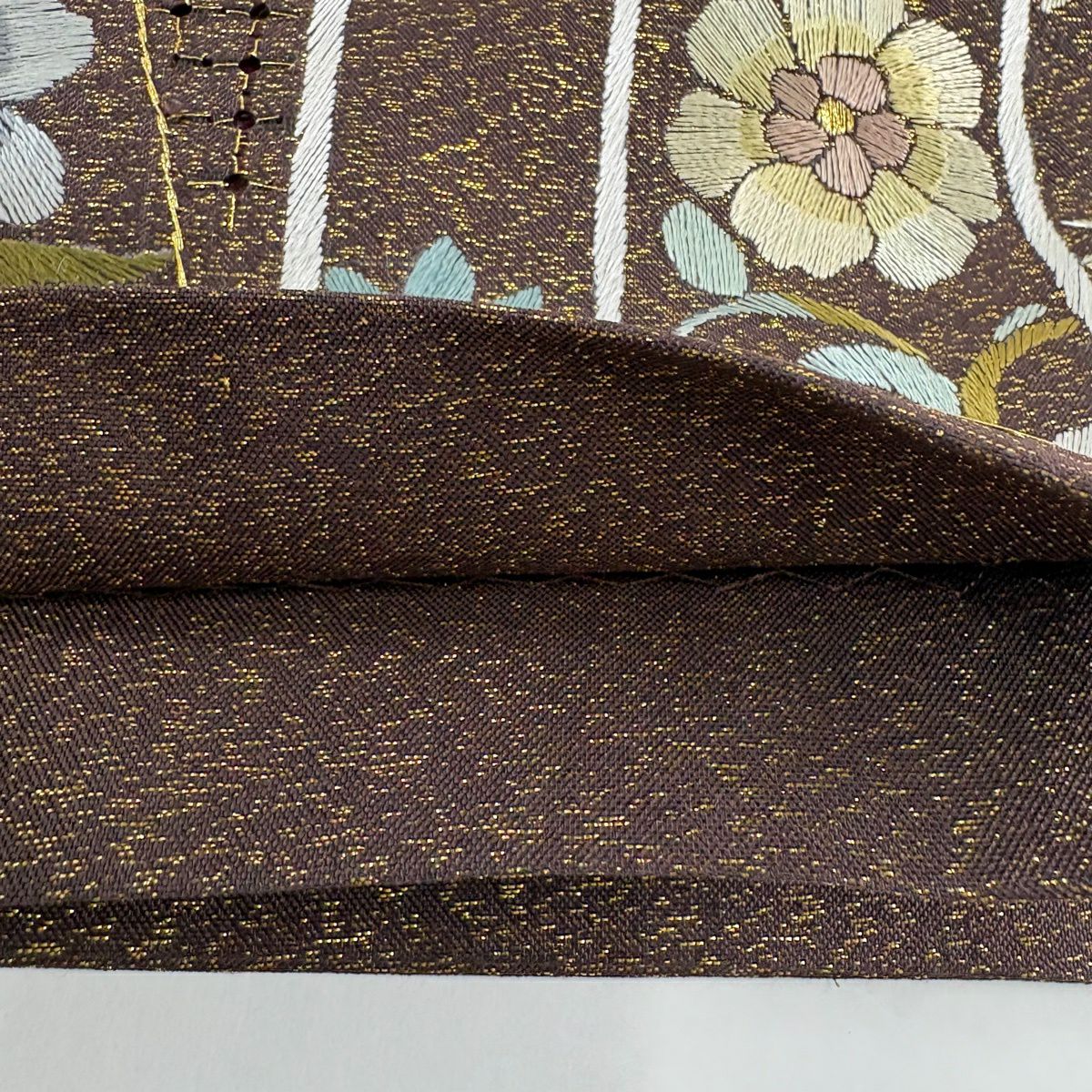 【美品】 袋帶 逸品級 草花紋紋 幾何學刺繡 金線 茶 六通 純蠶絲