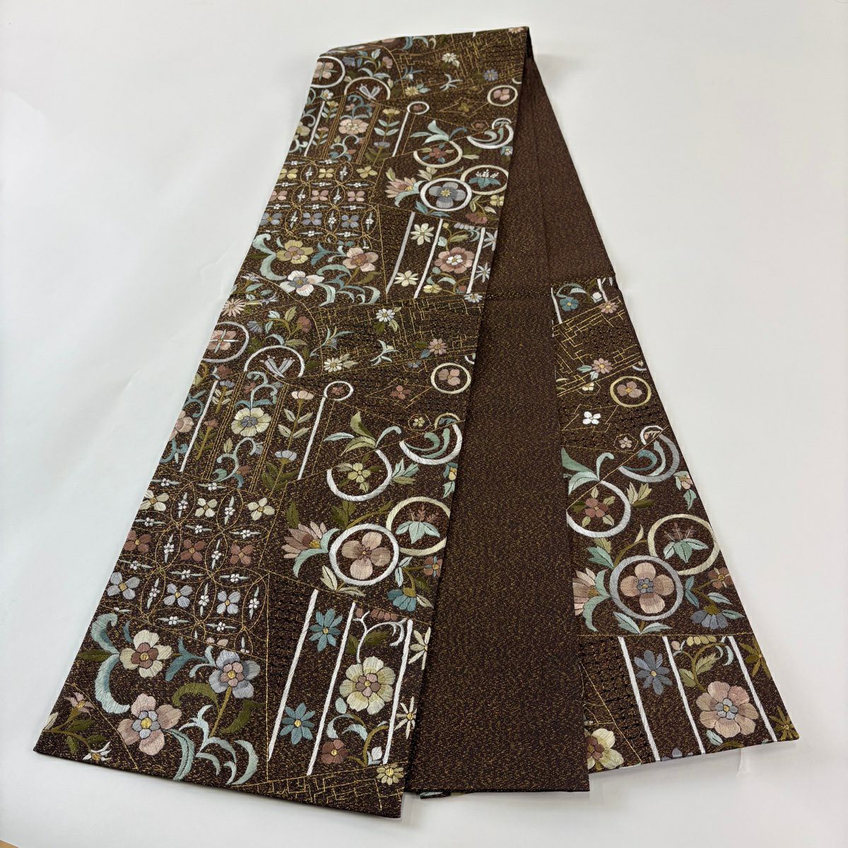 【美品】 袋帶 逸品級 草花紋紋 幾何學刺繡 金線 茶 六通 純蠶絲