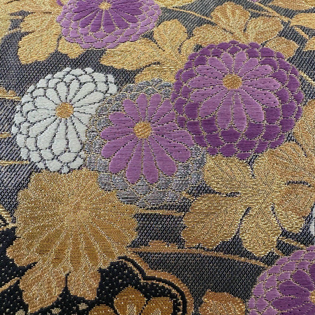 【美品】 袋帶 逸品級 帝王紫 落款あり じゅらく 菊花 松樹秋草蒔絵文 刺繡 金糸 墨色 お太鼓柄 純蠶絲