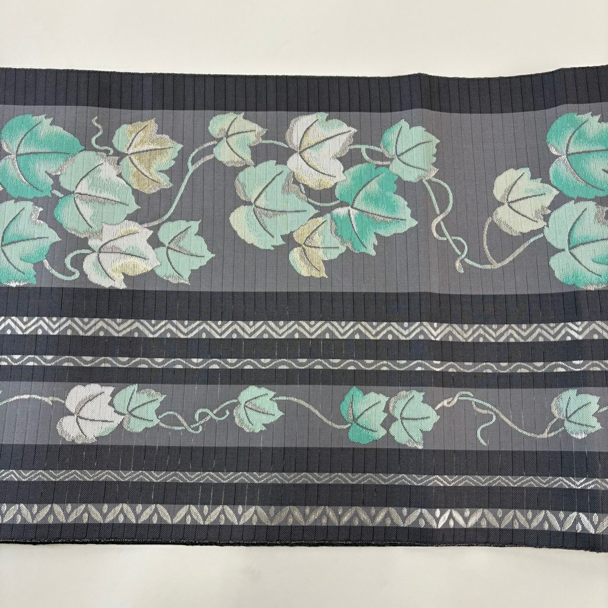 【美品】 袋帶 逸品級 服部織物 落款あり 西陣織 蔦 金金箔 灰 六通 純蠶絲