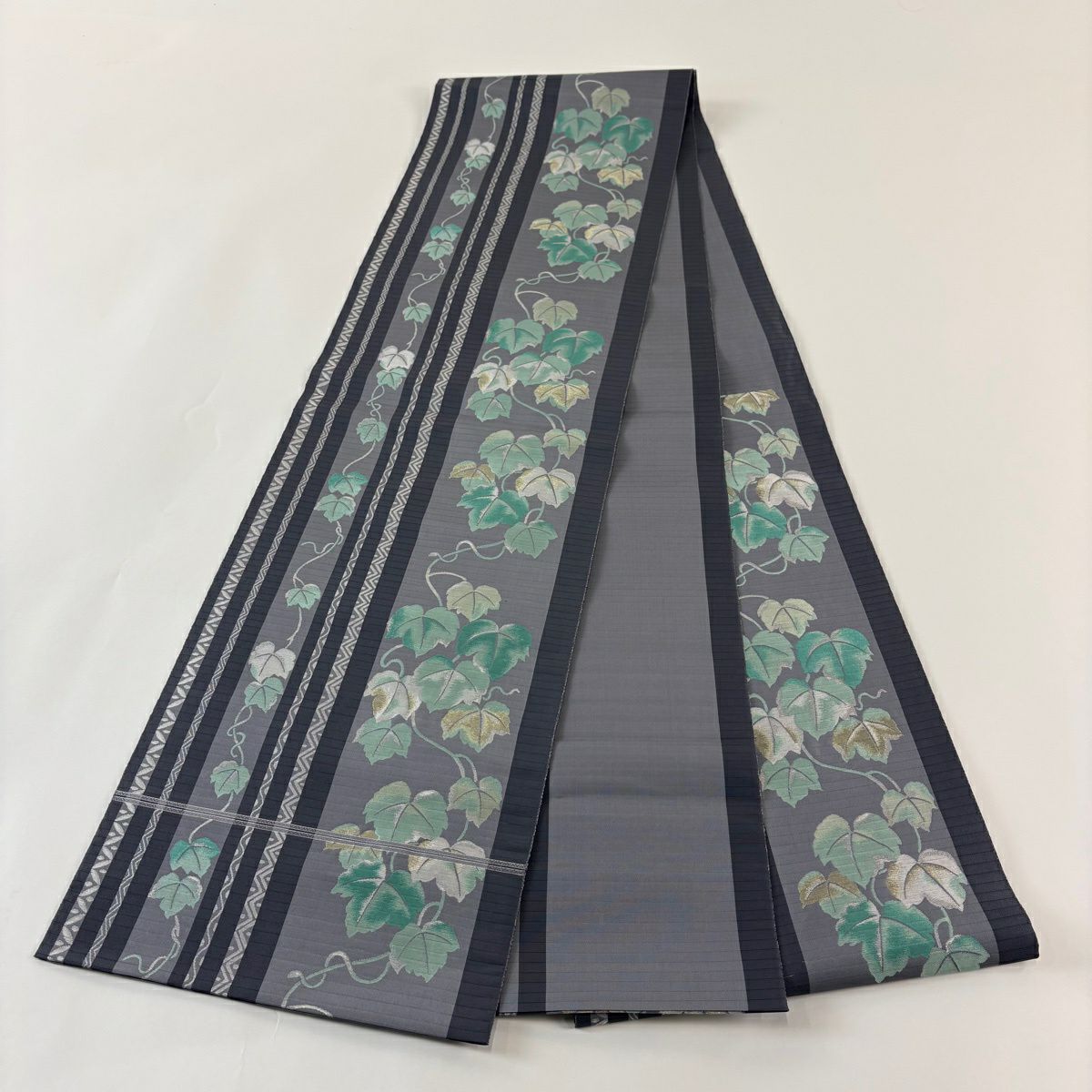 【美品】 袋帶 逸品級 服部織物 落款あり 西陣織 蔦 金金箔 灰 六通 純蠶絲
