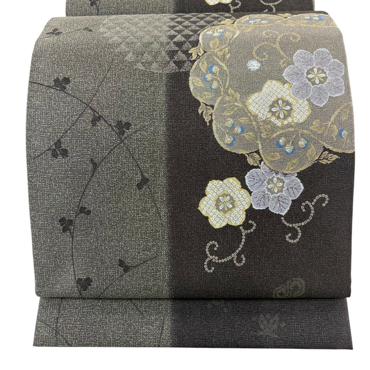 【美品】 袋帶 逸品級 となみ織物 落款 花唐草紋 鱗 金絲 焦茶 六通 純蠶絲