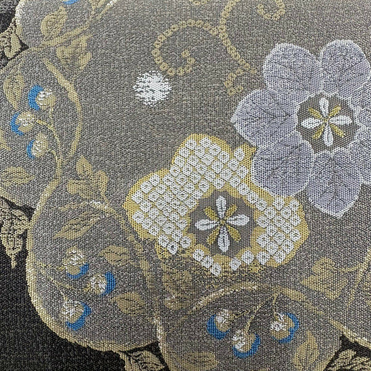 【美品】 袋帶 逸品級 となみ織物 落款 花唐草紋 鱗 金絲 焦茶 六通 純蠶絲