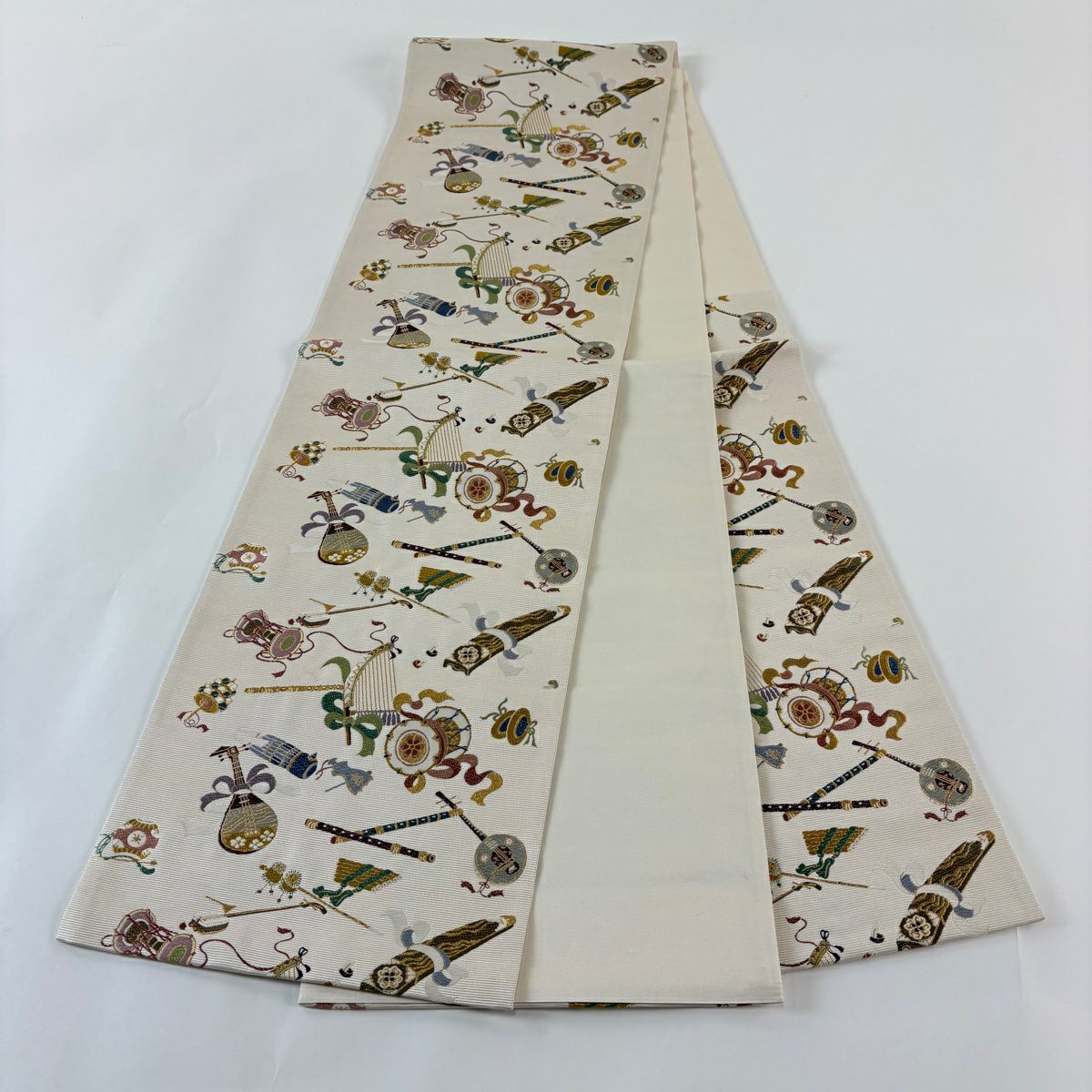 【美品】 袋帶 逸品級 和樂器 刺繡 金絲 米色 六通 純蠶絲