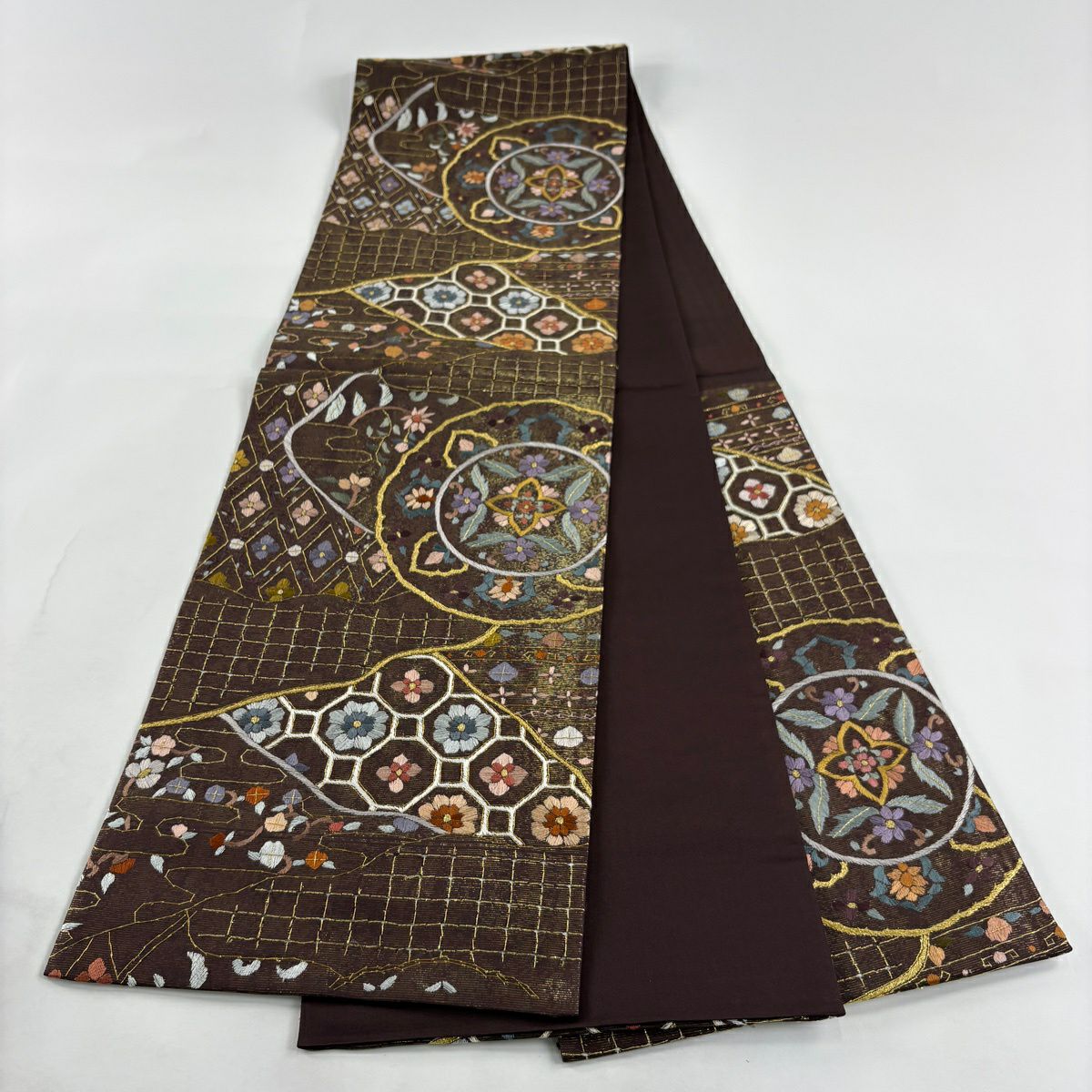 【美品】 袋帶 逸品級 草花紋紋 花菱 金糸刺繡 茶 六通 純蠶絲