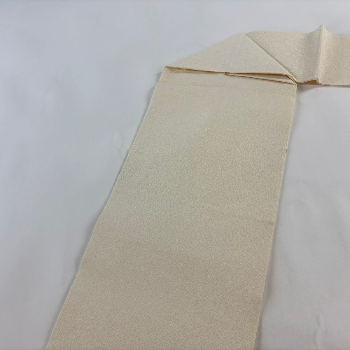 【美品】 名古屋帶 逸品級 人間國寶 森口華弘 落款あり 枝梅花 金銀彩 絞織 奶油色 純蠶絲
