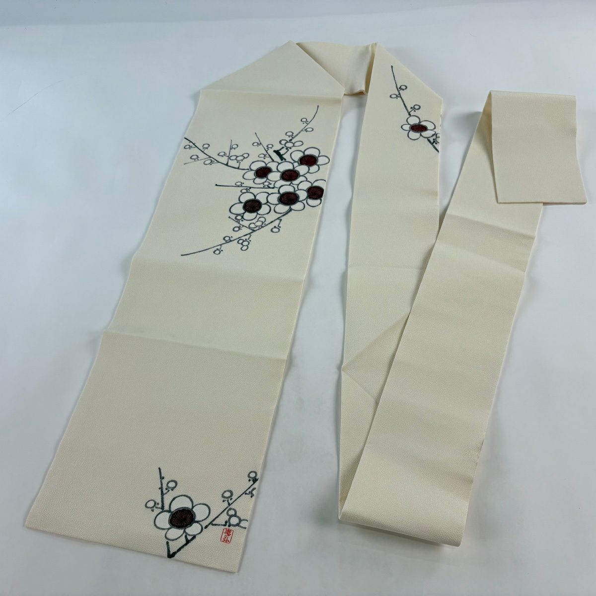 【美品】 名古屋帶 逸品級 人間國寶 森口華弘 落款あり 枝梅花 金銀彩 絞織 奶油色 純蠶絲