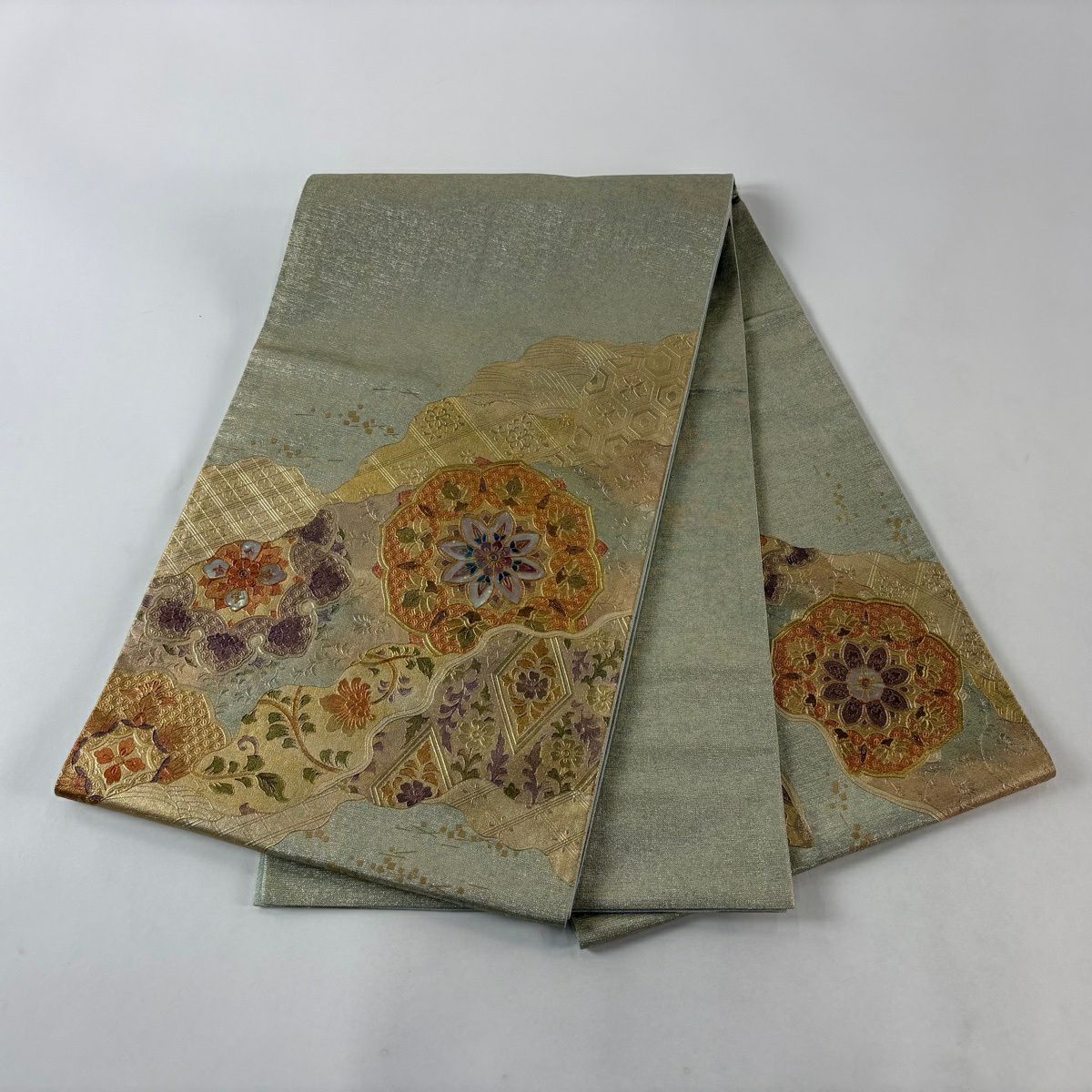 【美品】 袋帶 秀品級 華紋 花菱 螺鈿 刺繡 灰綠 お太鼓柄 純蠶絲