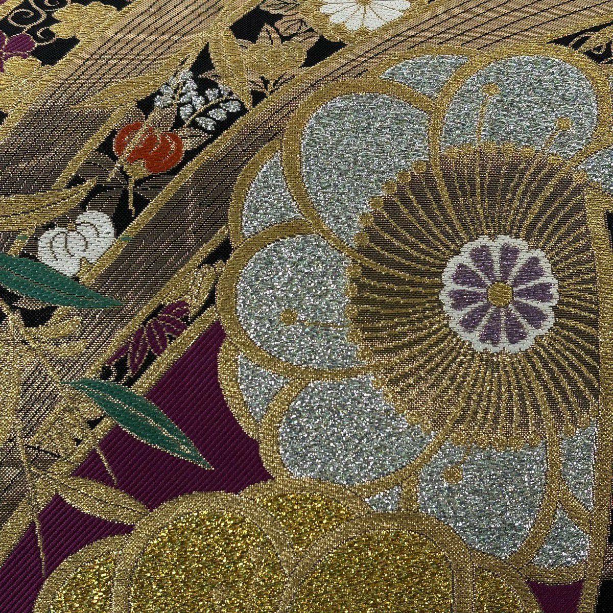 【美品】 袋帶 秀品級 草花紋紋 花唐草紋 金金箔 唐織 紫 六通 純蠶絲
