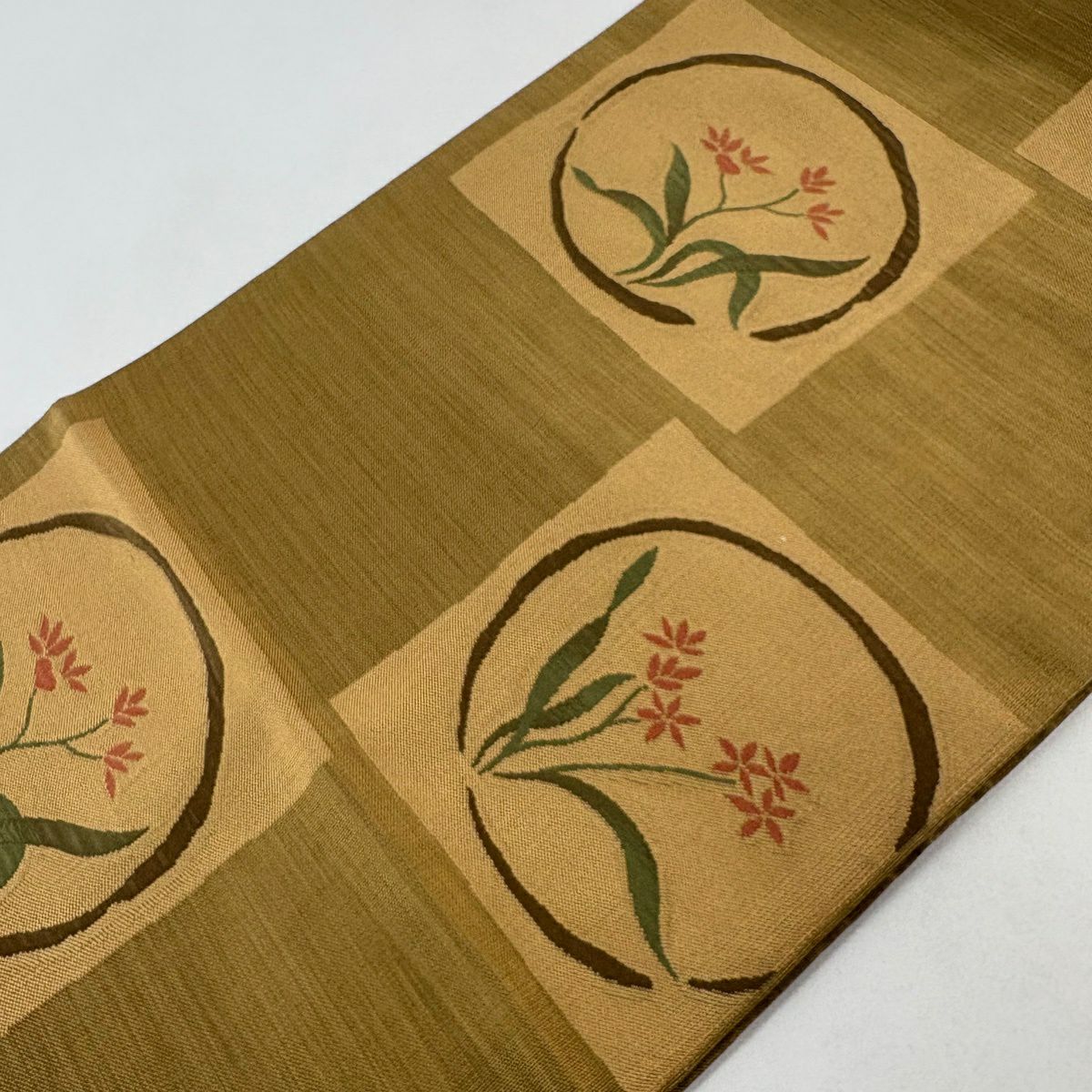 【美品】 袋帶 秀品級 紬織織 草花紋紋 幾何圖案 黃土色 六通 純蠶絲