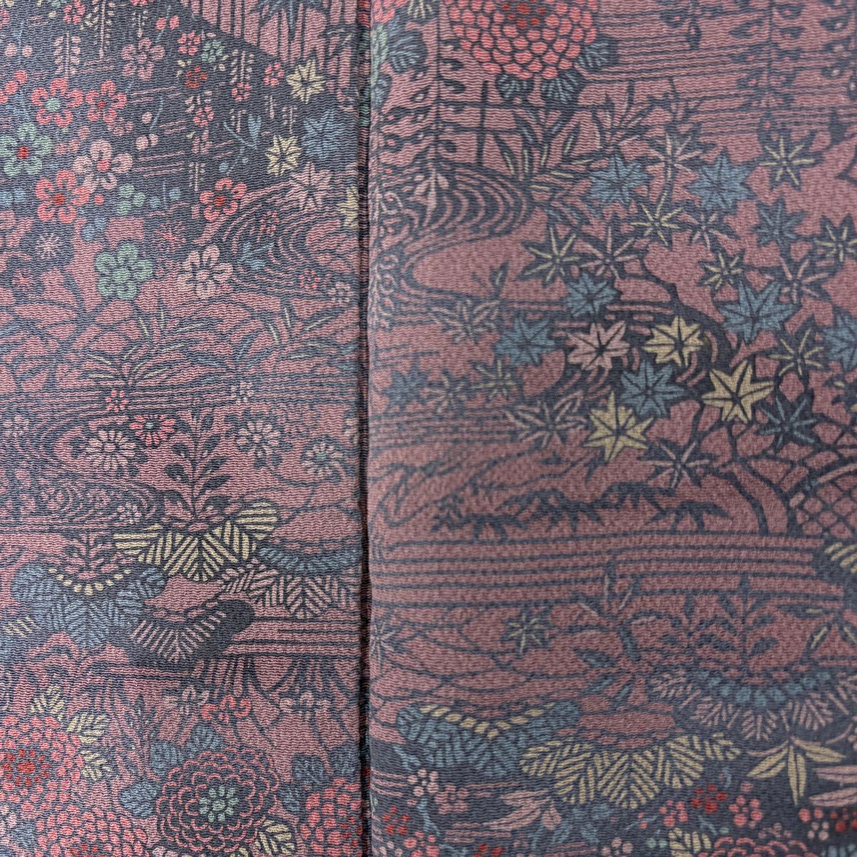 【美品】 小紋 身長156cm 袖長65.5cm M 雙層 南部幸雄 落款あり 山 松樹竹子梅花 縮緬 灰紫 純蠶絲 秀品級