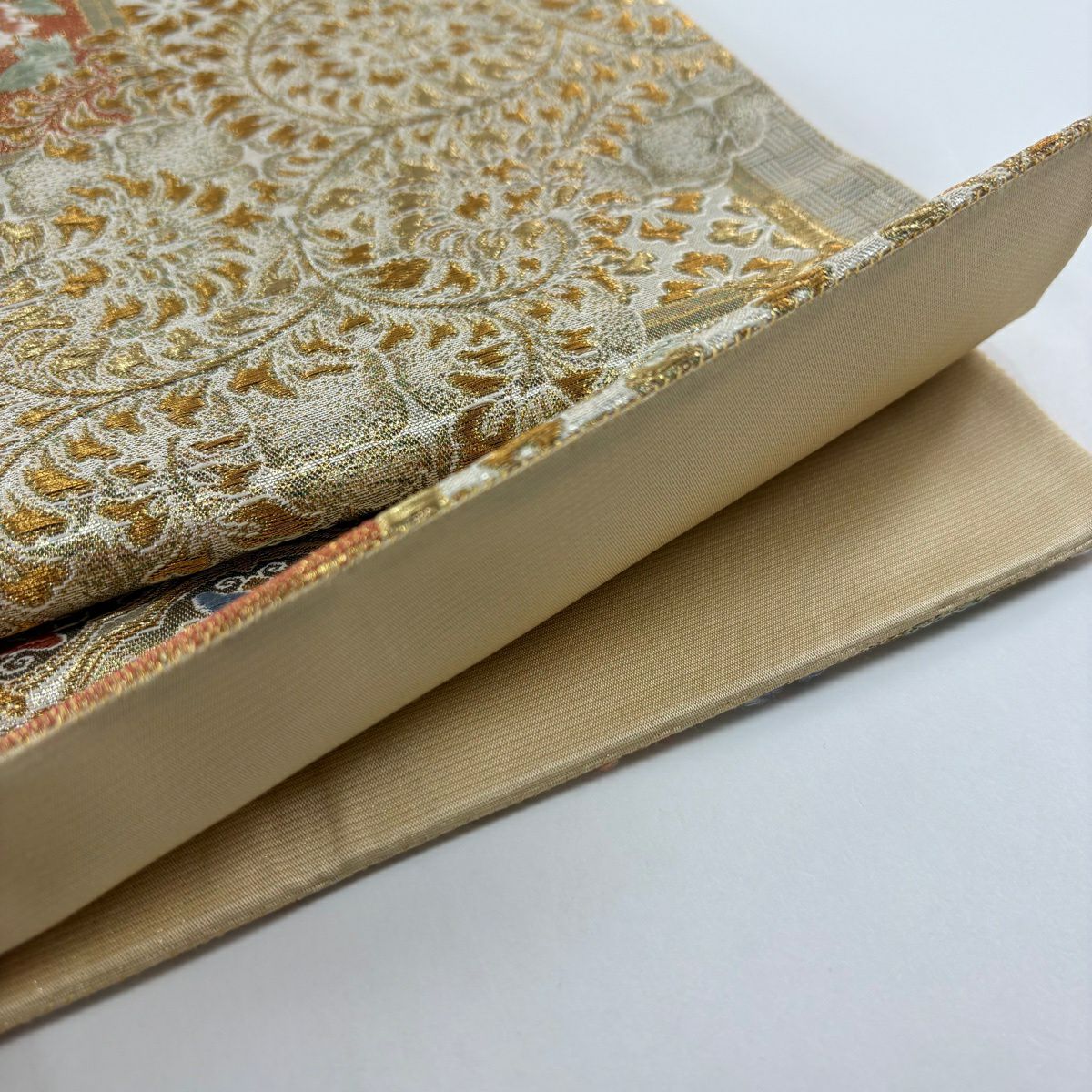 【美品】 袋帶 秀品級 草花紋 金糸 金金箔 金 六通 純蠶絲