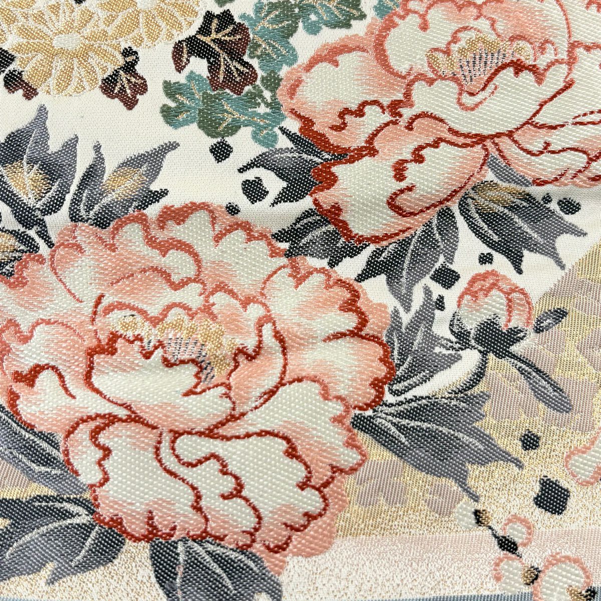 【美品】 袋帶 秀品級 關西仕立 草花紋紋 枝梅花 奶油色 六通 純蠶絲