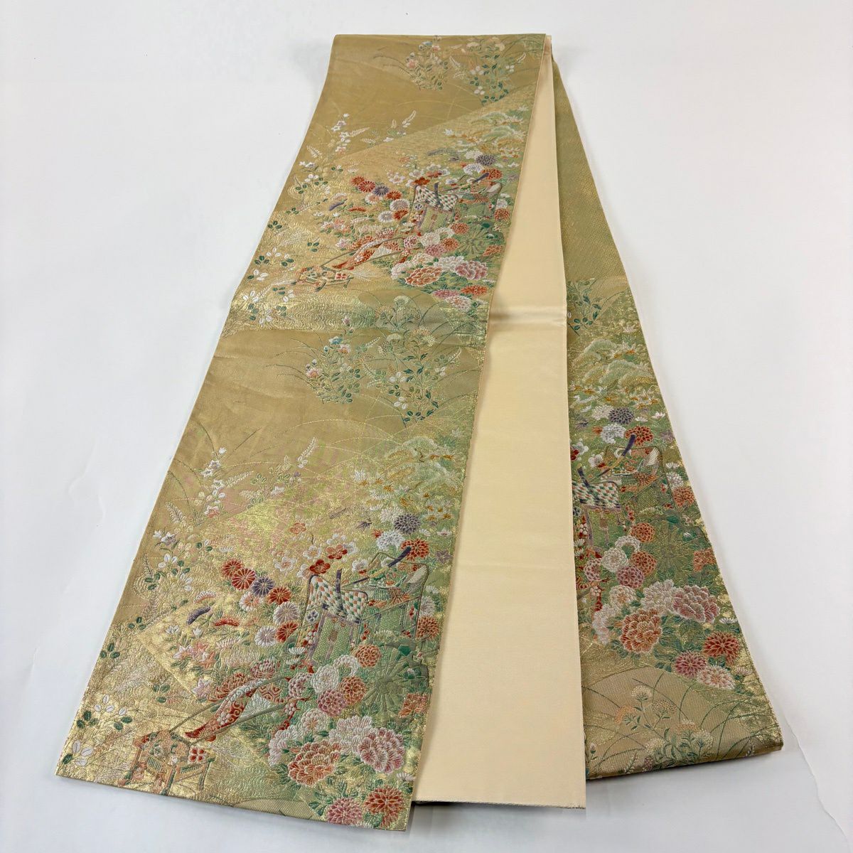 【美品】 袋帶 秀品級 花紀行 御所車 草花紋 金糸 金金箔 金色 六通 純蠶絲