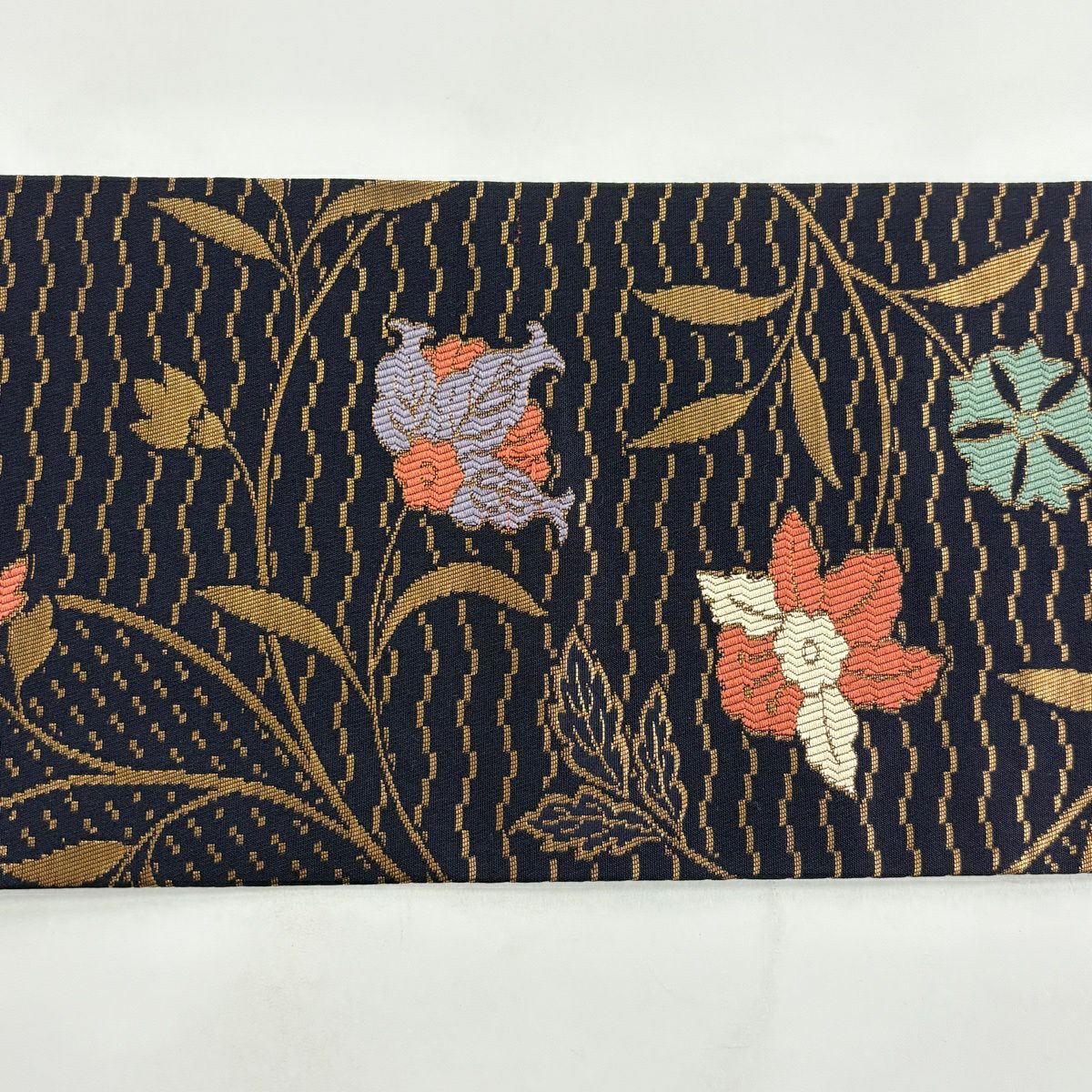 【美品】 名古屋帶 秀品級 花唐草紋 幾何學圖案 金金箔 深紫 純蠶絲