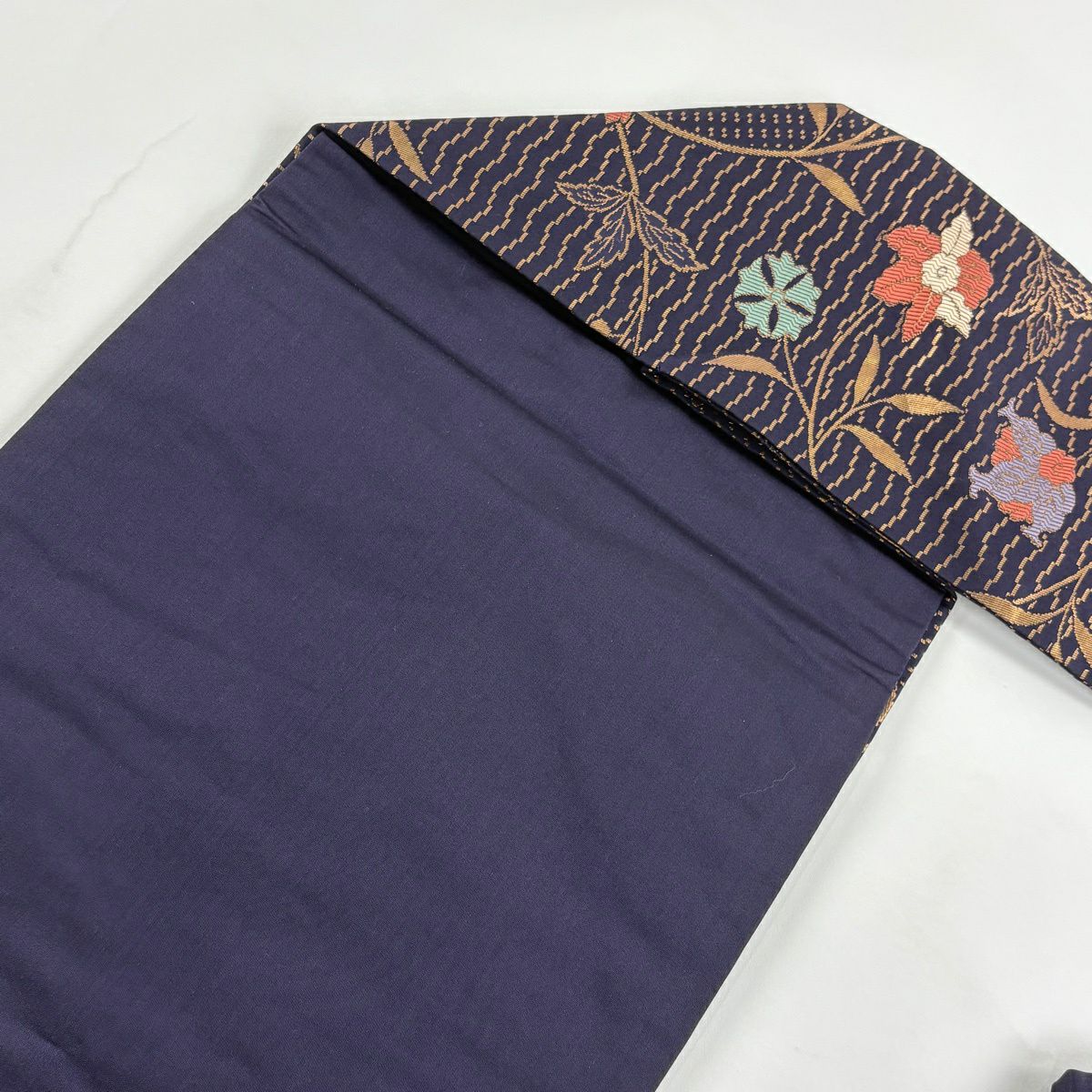 【美品】 名古屋帶 秀品級 花唐草紋 幾何學圖案 金金箔 深紫 純蠶絲