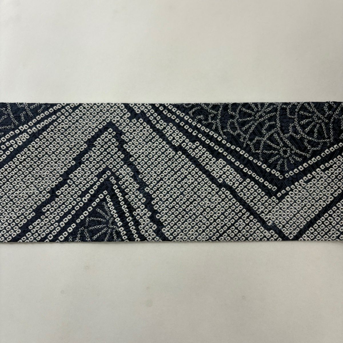 【美品】名古屋帶 秀品級 片輪車 幾何學 總絞染 深藍 純蠶絲