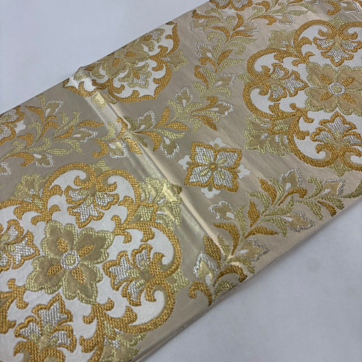 袋帶 秀品級 川島織物 落款 華紋 唐草紋 金金箔 金銀彩 米色 六通 純蠶絲