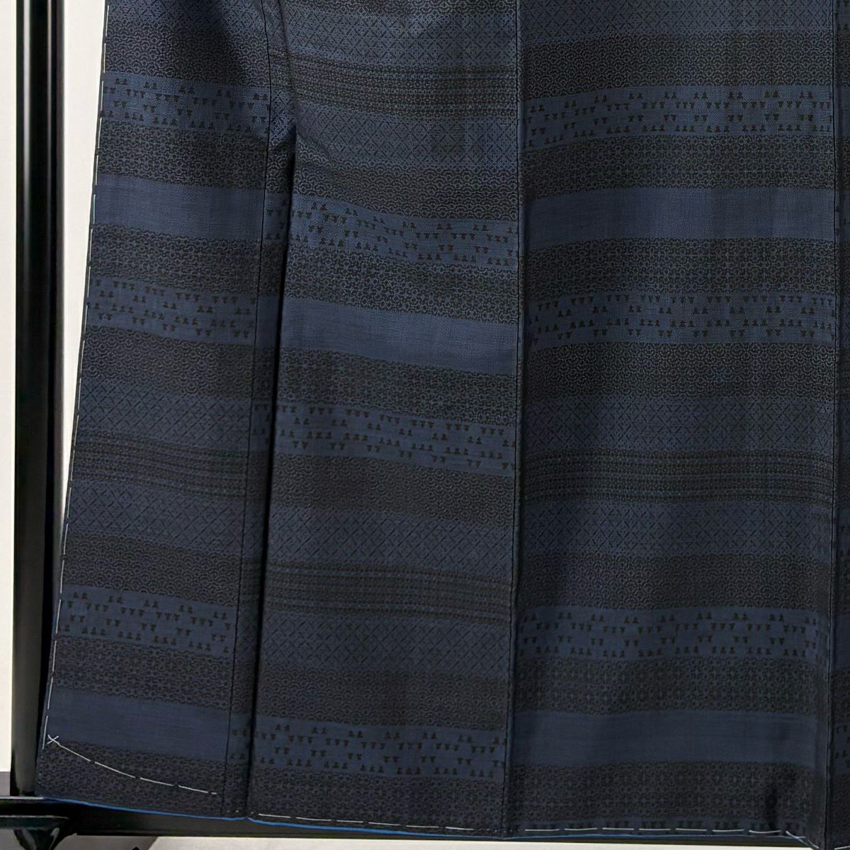 【美品】 紬織 身長160.5cm 袖長67cm M 雙層 名古屋帶套裝 段紋 幾何學 深藍 純蠶絲 名品級
