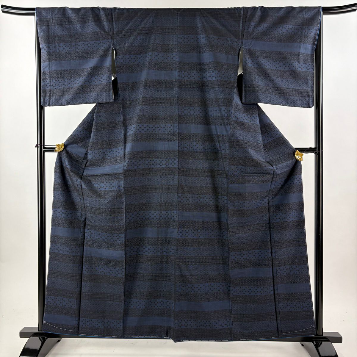 【美品】 紬織 身長160.5cm 袖長67cm M 雙層 名古屋帶套裝 段紋 幾何學 深藍 純蠶絲 名品級