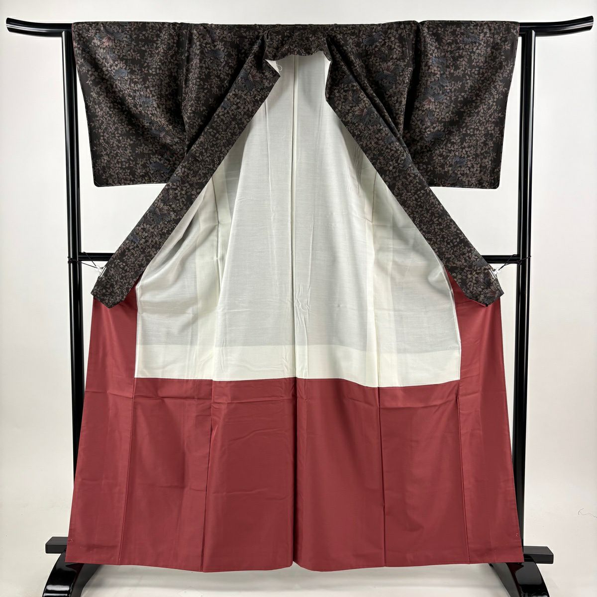 【美品】 大島紬織 身長162.5cm 袖長64cm M 雙層 證書附帶 草花紋紋 純泥染 焦茶 正蠶絲 名品級