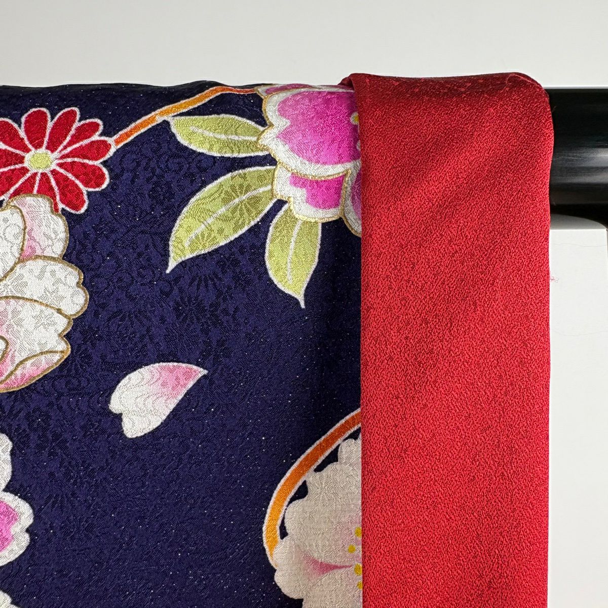【美品】振袖禮服 身長170.5cm 袖長68.5cm L 雙層 草花紋紋 鞠 金銀彩 濃紫 純蠶絲 逸品級