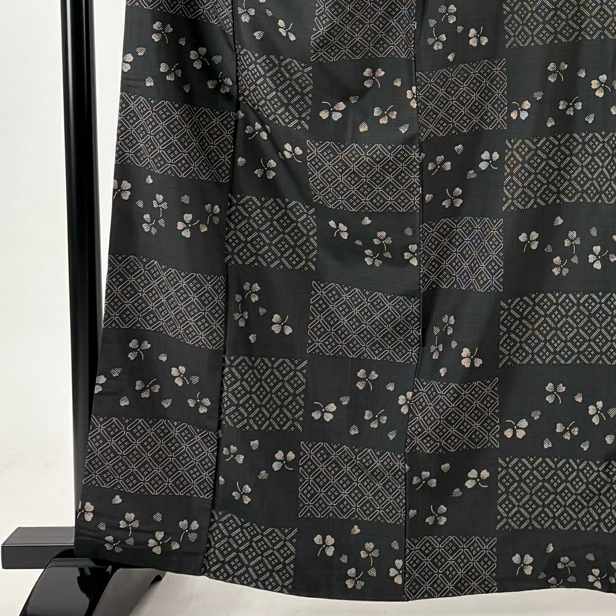 【美品】 小紋 身長163cm 袖長68.5cm L 雙層 紬織織 葉柄 菱文 墨 黑 純蠶絲 名品級