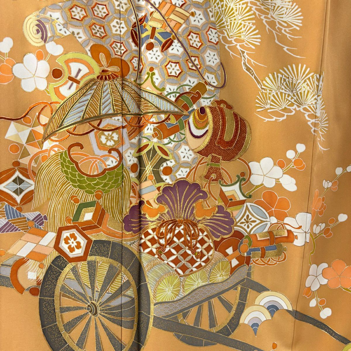 留袖禮服禮服 身長161cm 袖長64cm M 雙層 千總 落款あり 寶盡くし 荷車 金絲刺繡 淺橙色 純蠶絲 逸品級 三つ紋